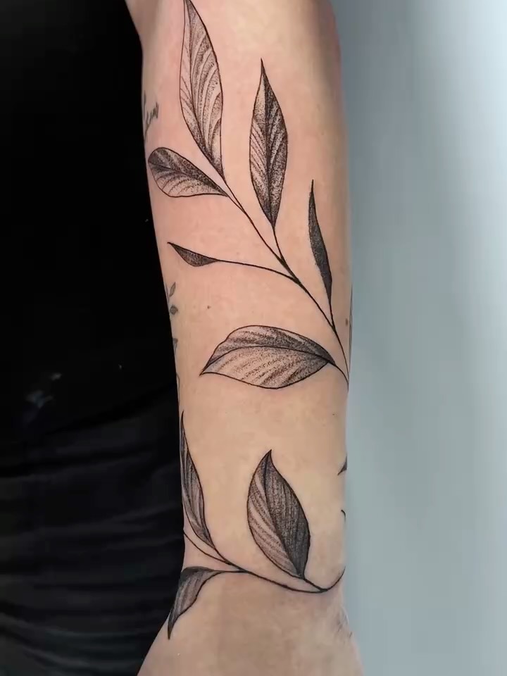 Tattoo by @nannytattoo β dotwork