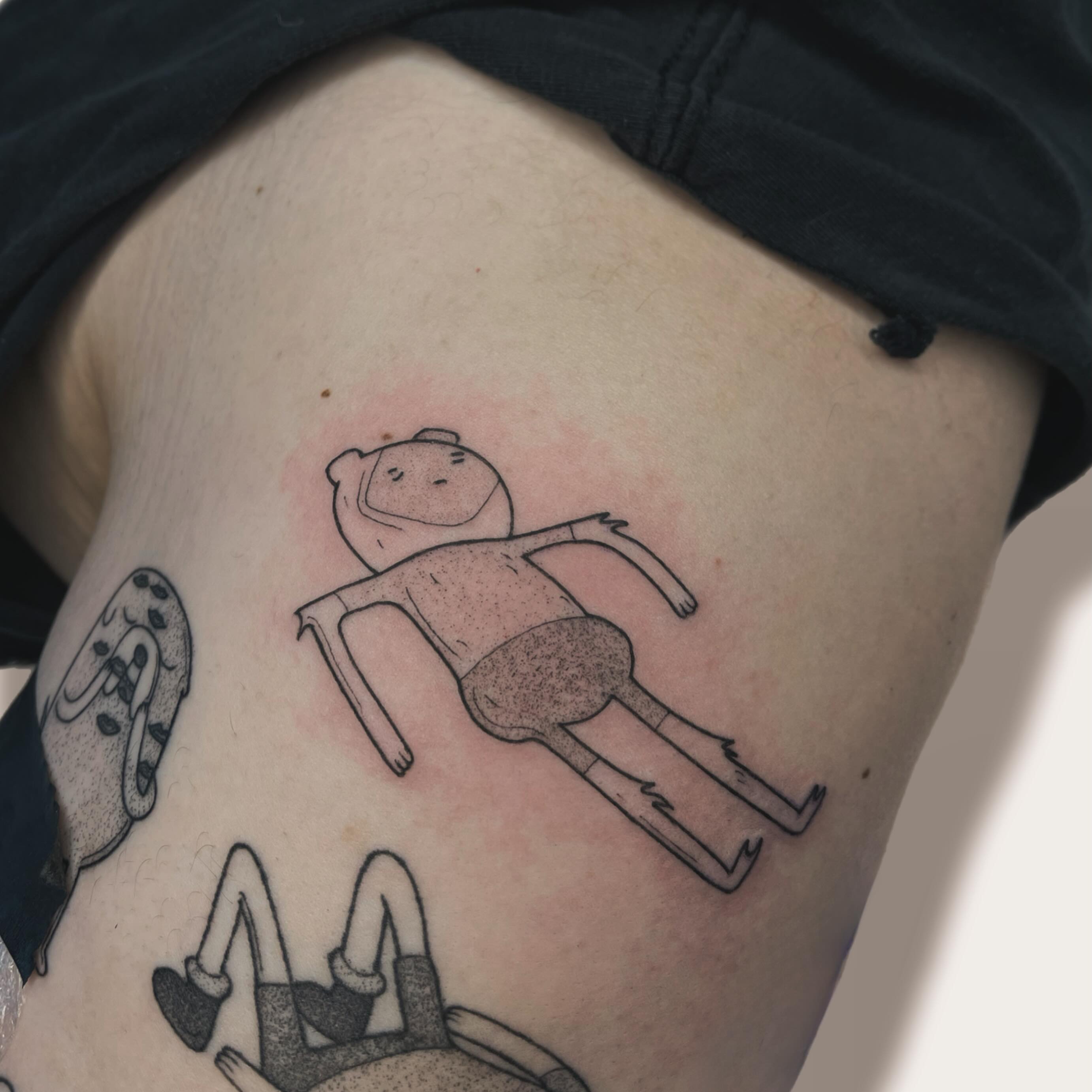 Cartoon character dotwork tattoo on the thigh by Jules ๐โโฌ, Chicago, Illinois