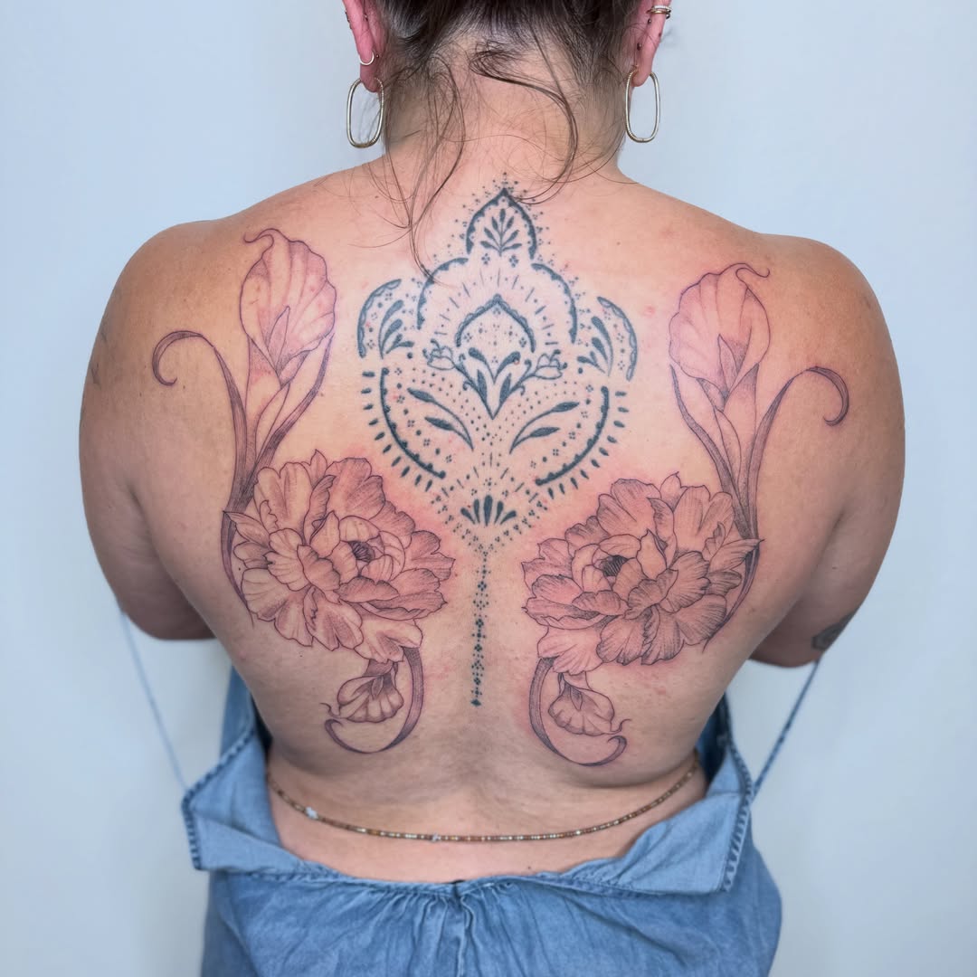 Floral mandala dotwork tattoo on the back by ❁ Marlo Marquise Tattoo Artist ❁