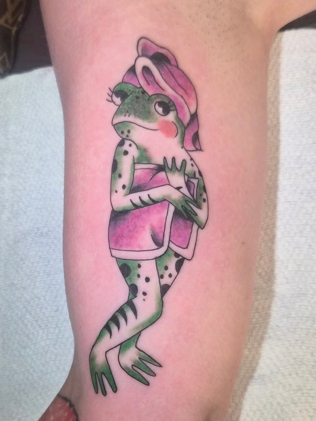 Tattoo by @victoriahtattoos — new_school