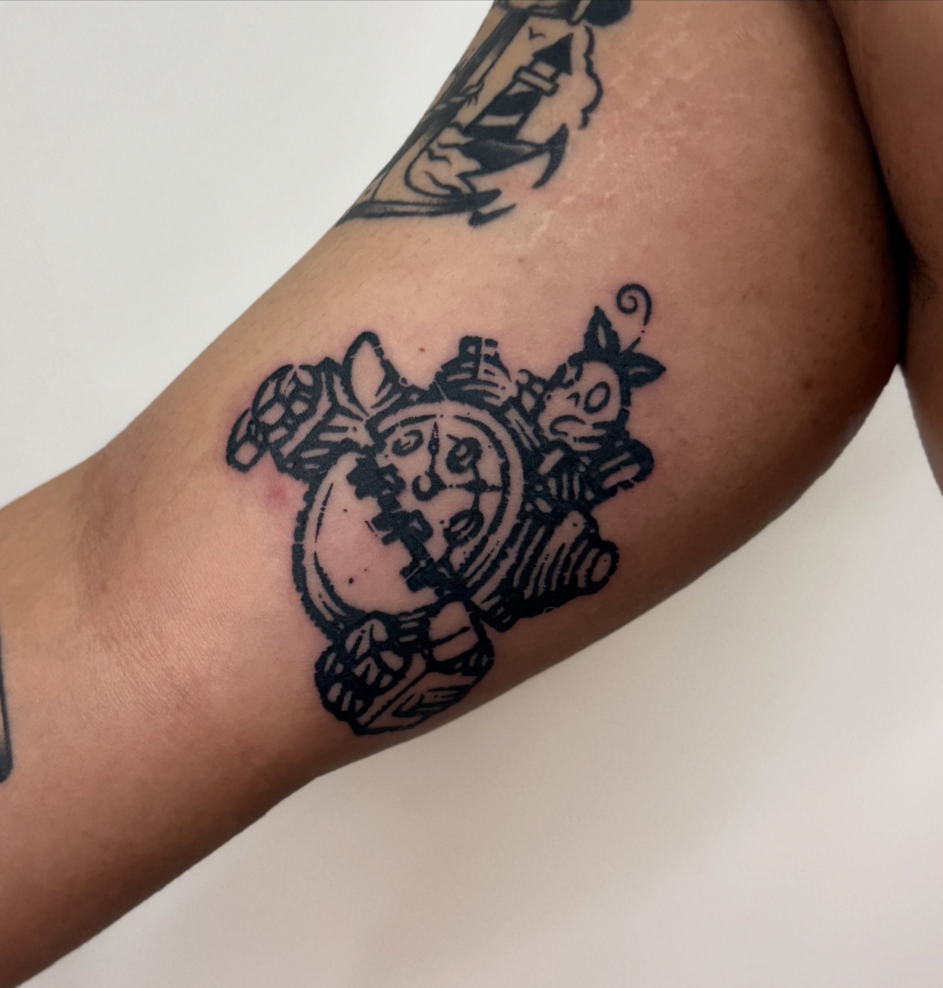 Tattoo by @momotattoo0906 — black_and_grey