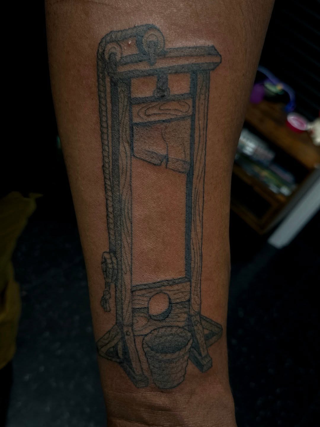 Tattoo by @robinmatztattoos โ black_and_grey