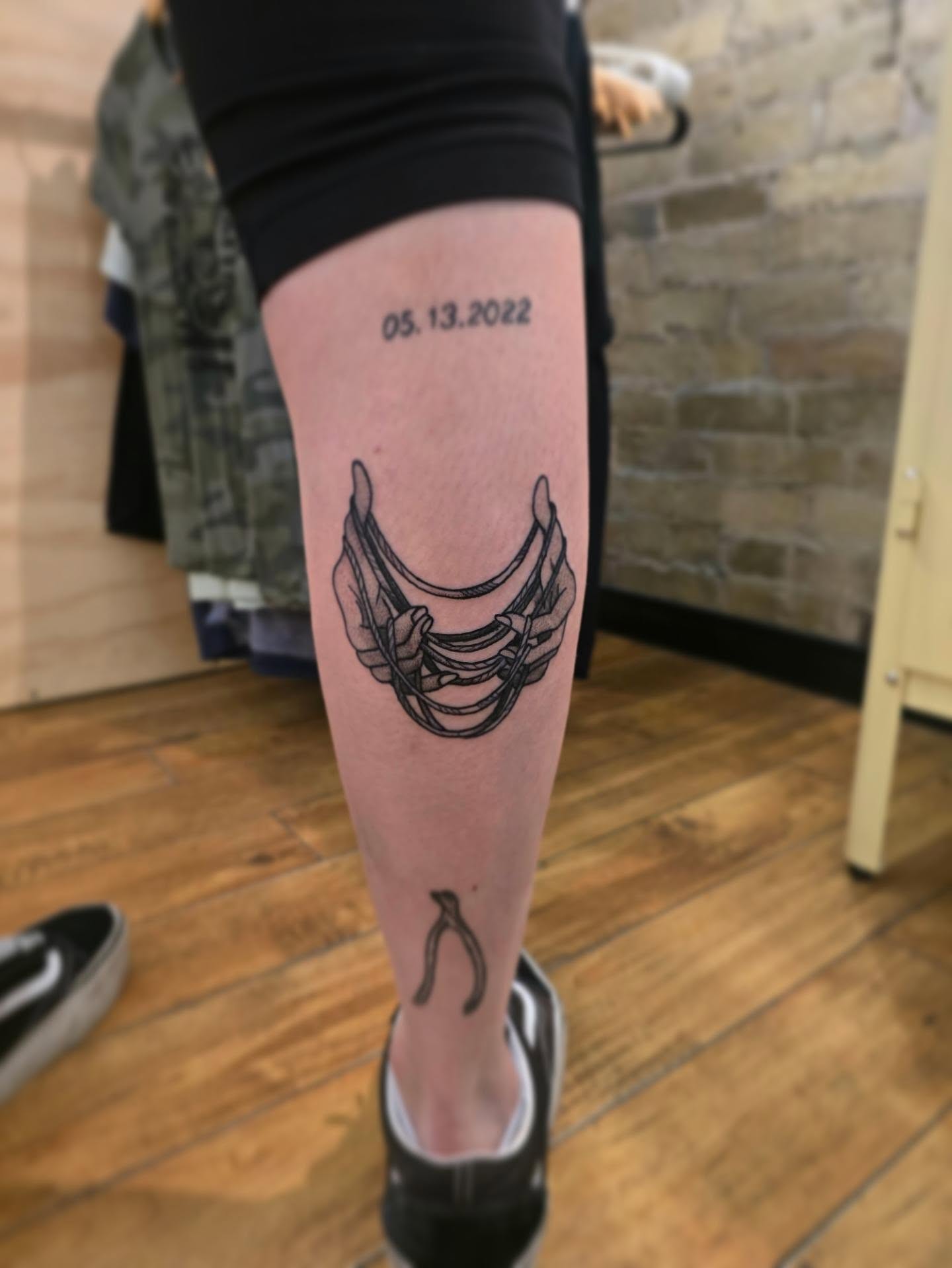 Tattoo by @lorhagarty — black_and_grey