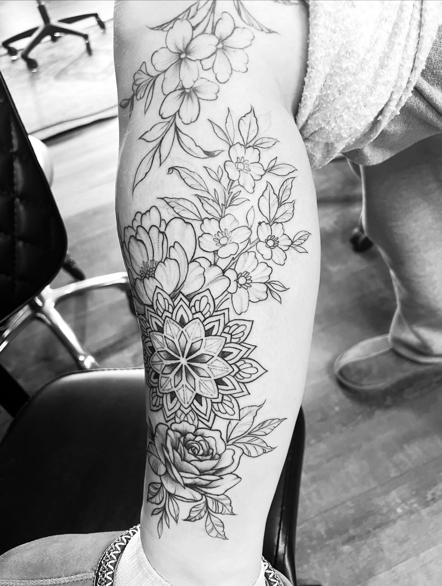 Tattoo by @rikki_mf_bobby — black_and_grey, geometric