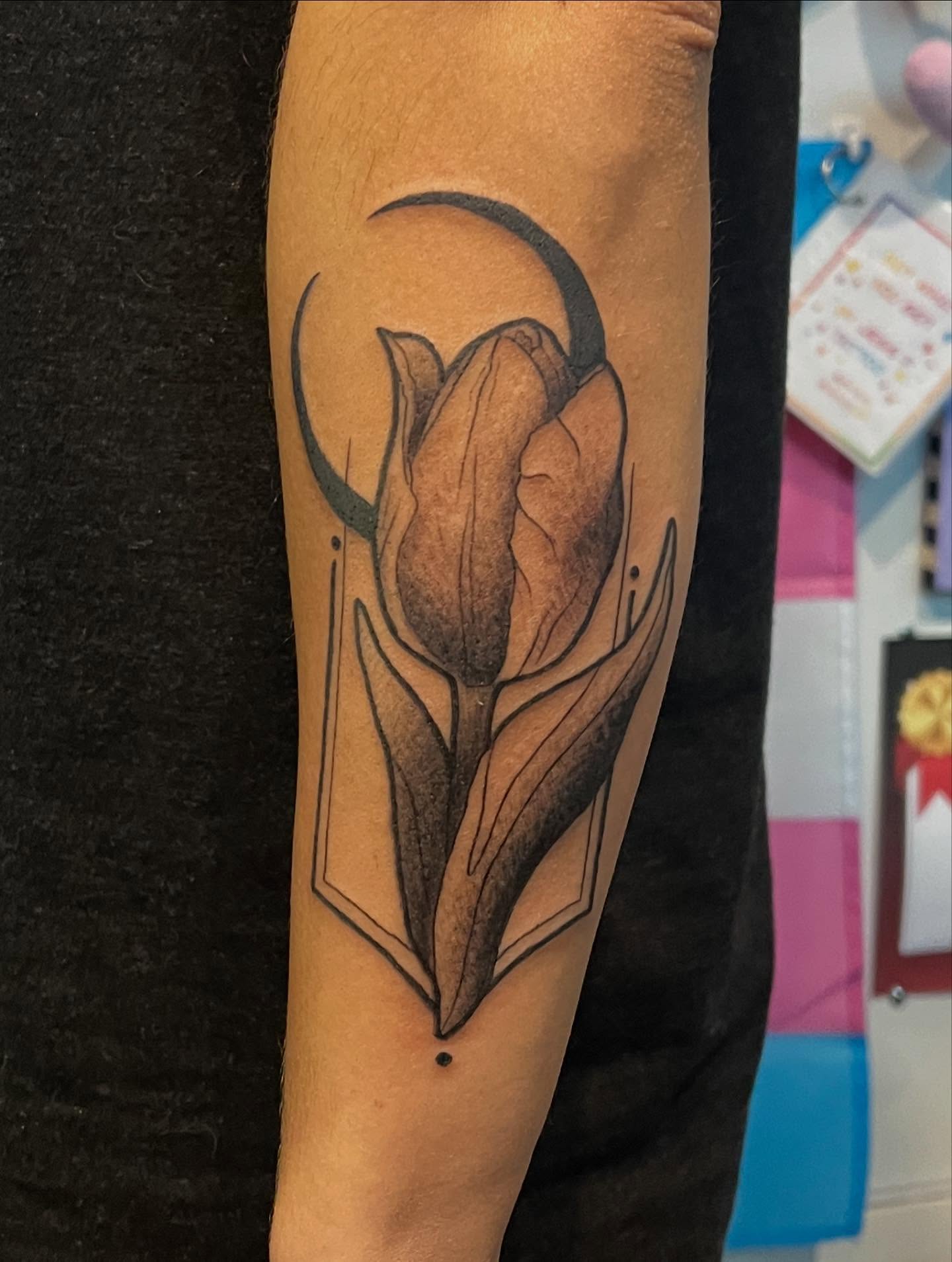 Tulip geometric tattoo on the forearm by 🖤Jess Pereira🖤, Framingham, Massachusetts