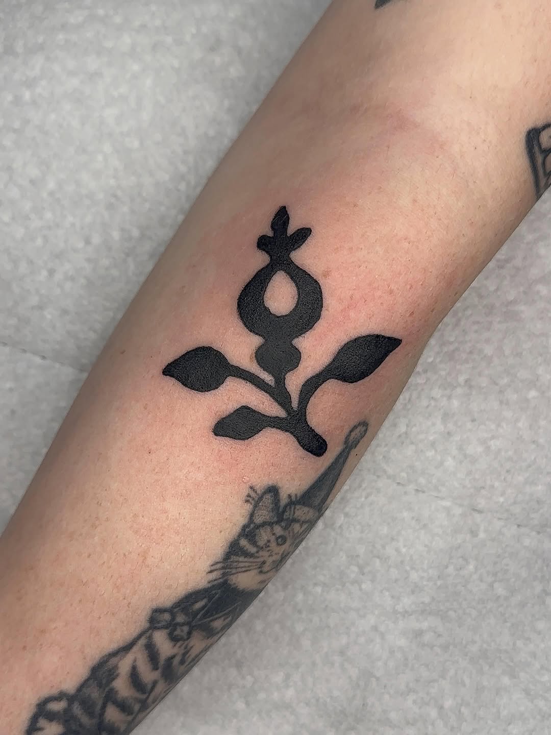Tattoo by @savannahleetattoos — blackwork