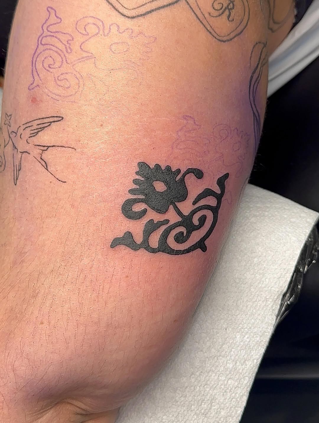 Tattoo by @savannahleetattoos — blackwork