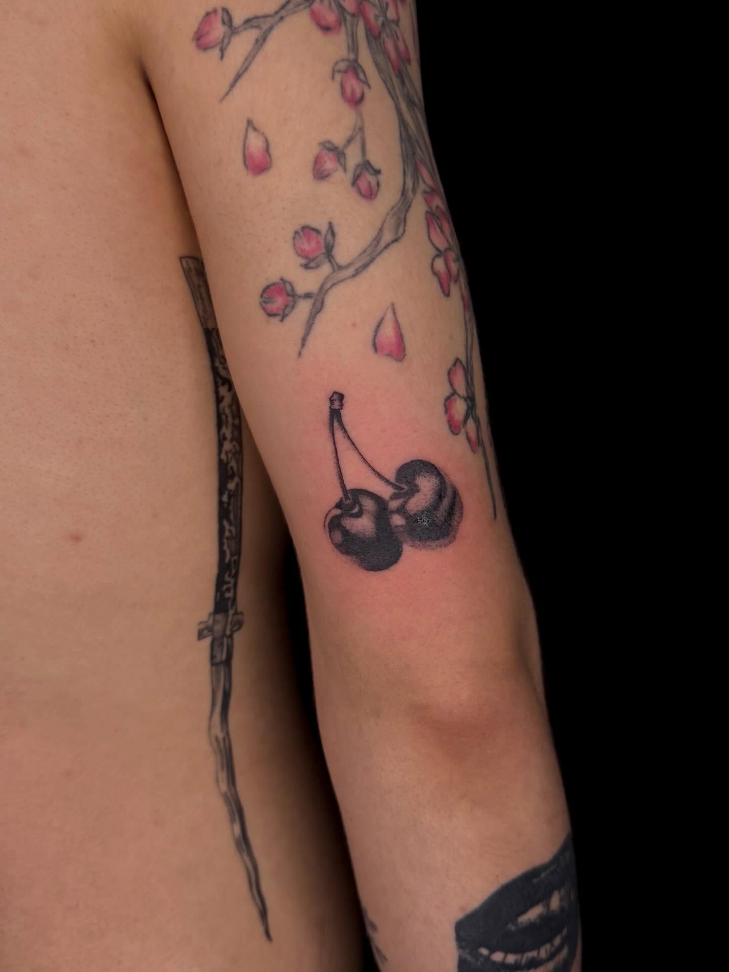 Tattoo by @markedbykris — black_and_grey