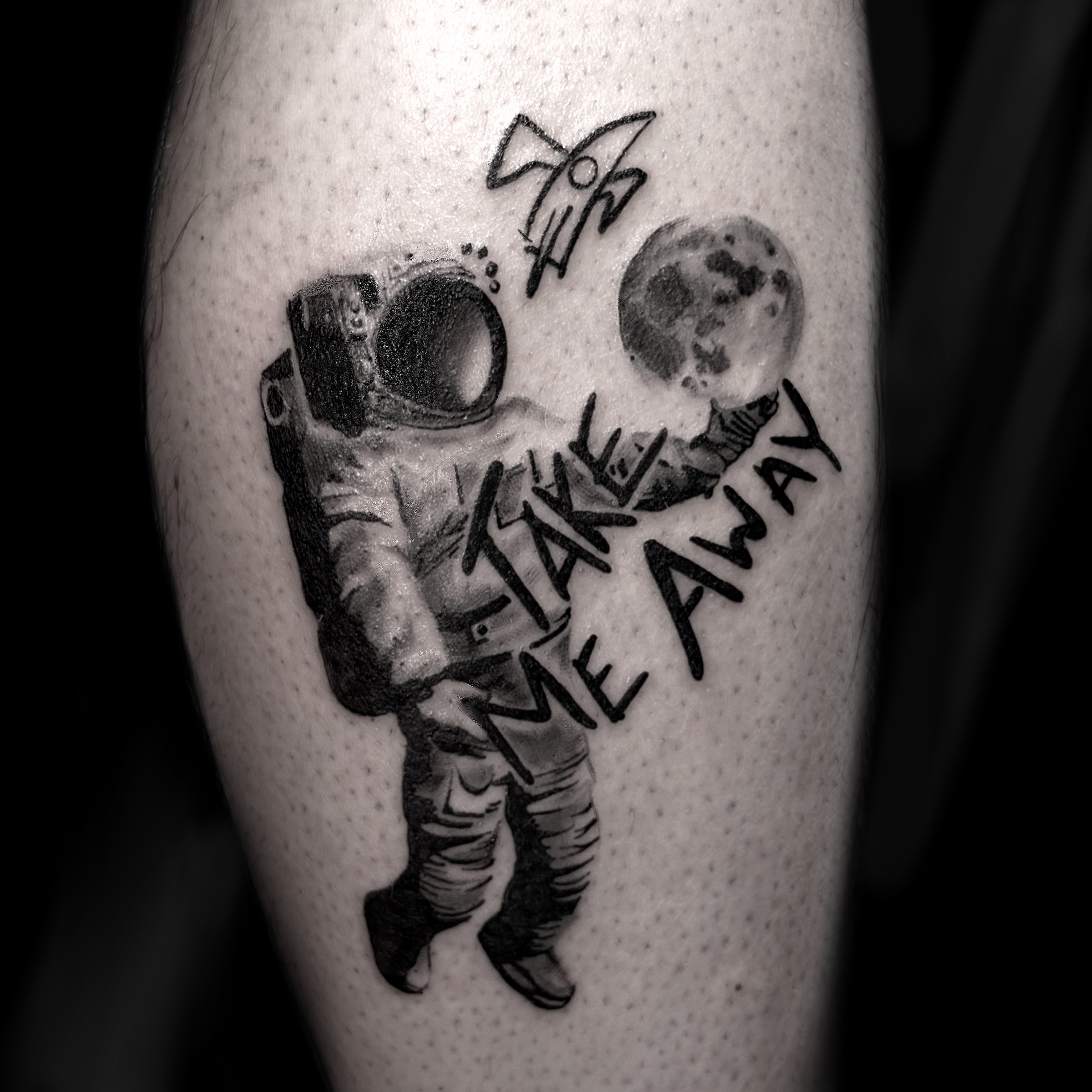 Tattoo by @derracula — black_and_grey