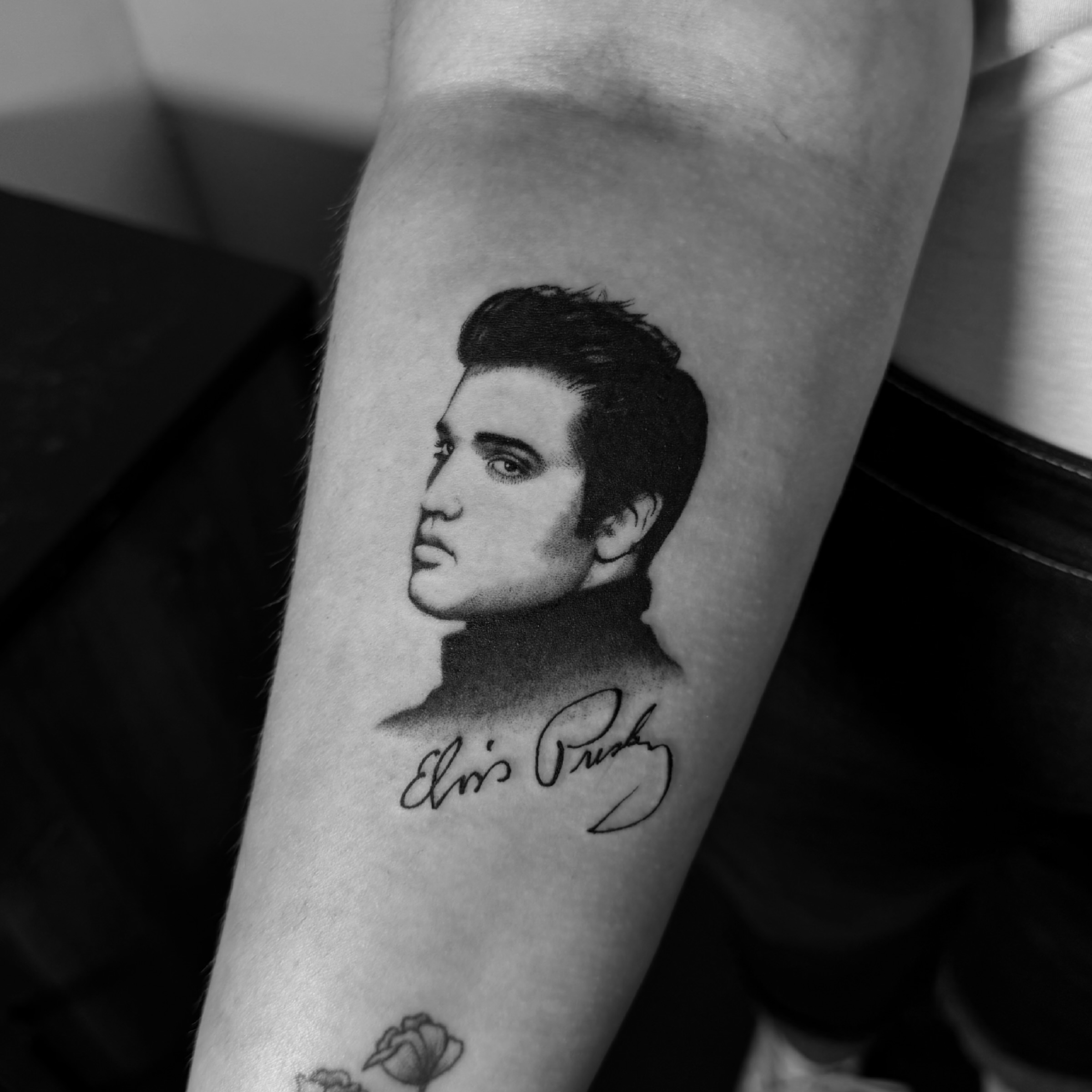 Tattoo by @em.isabella_ink โ realism