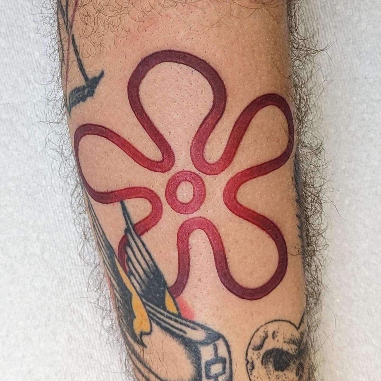 Tattoo by @spritesup β geometric