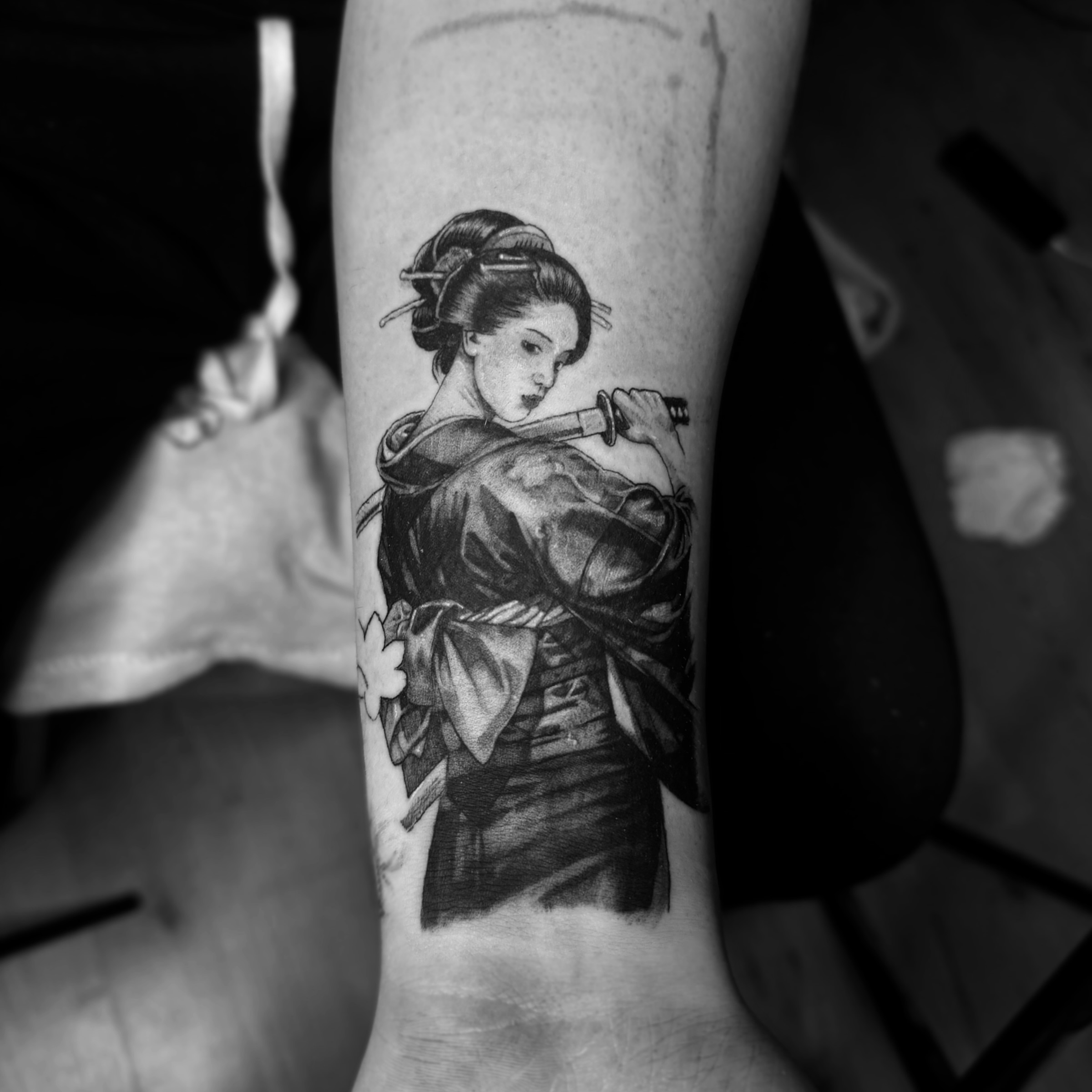 Tattoo by @em.isabella_ink โ black_and_grey, realism