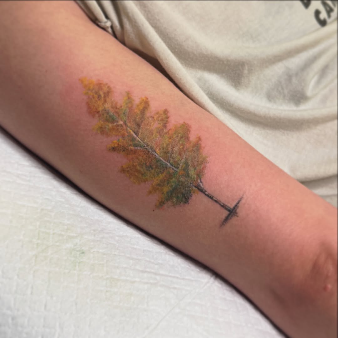 Fall leaf realism tattoo on the forearm by Andy Rowe- Tattoo Artist🦇