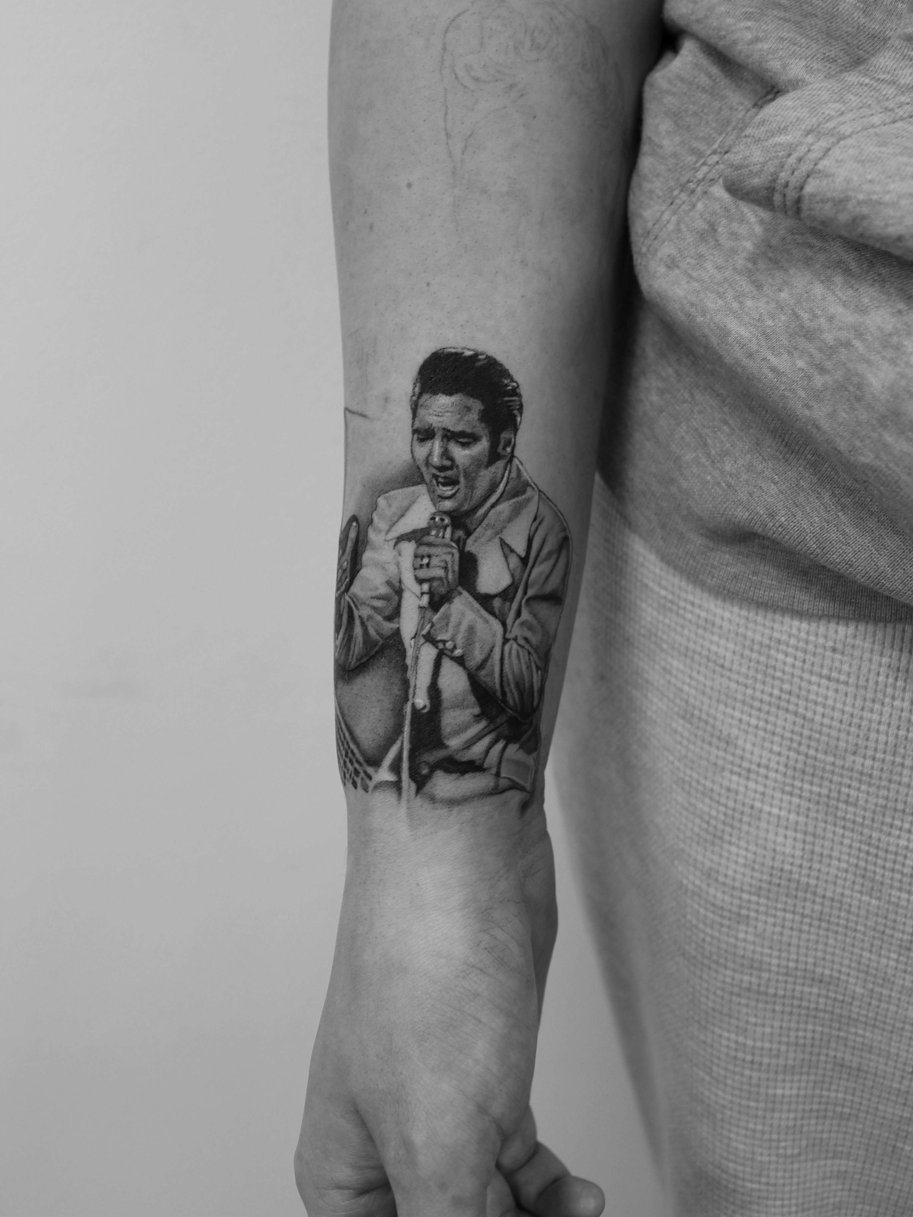 Tattoo by @em.isabella_ink โ realism