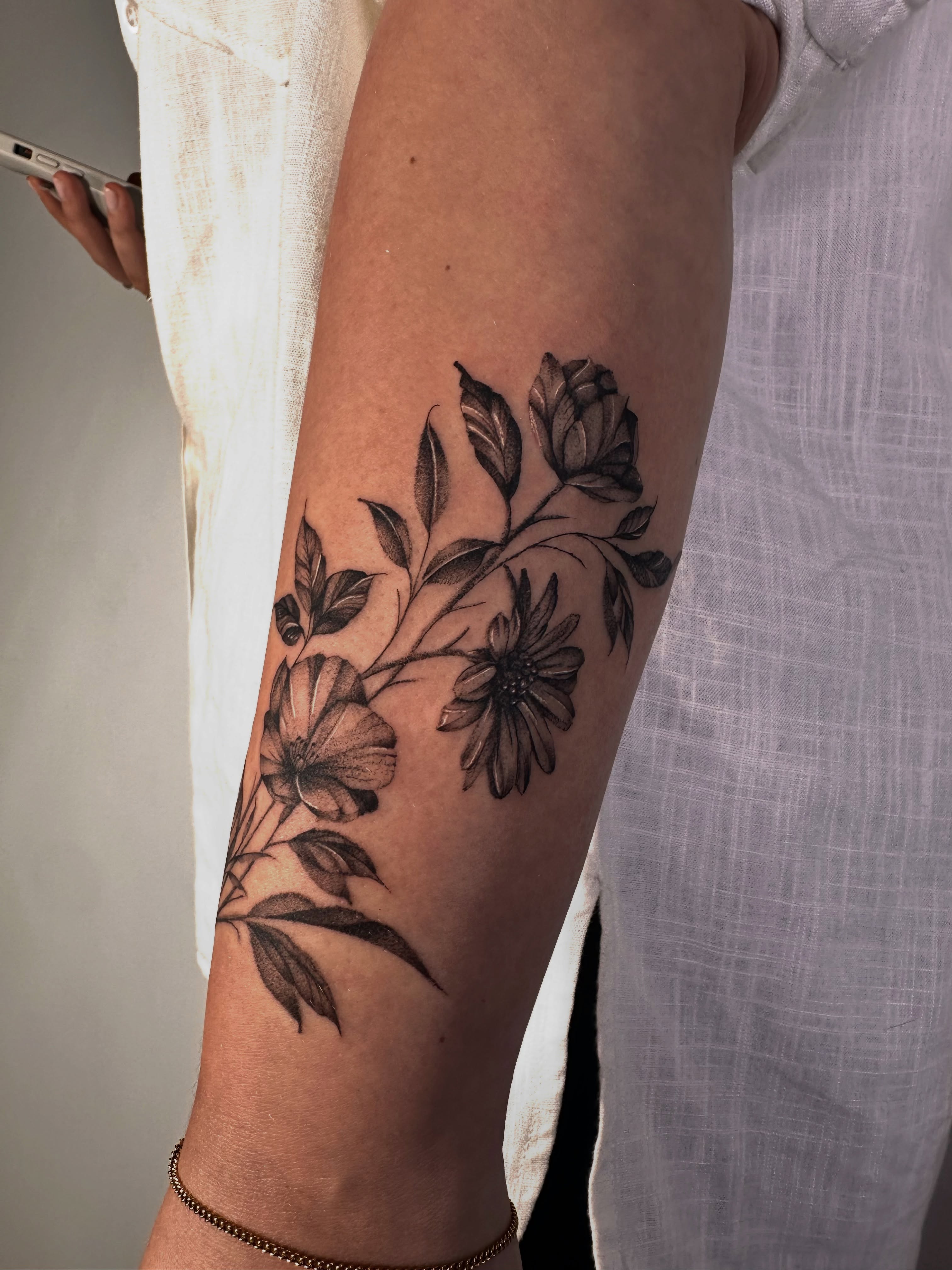 Tattoo by @lunatik_ttt — black_and_grey