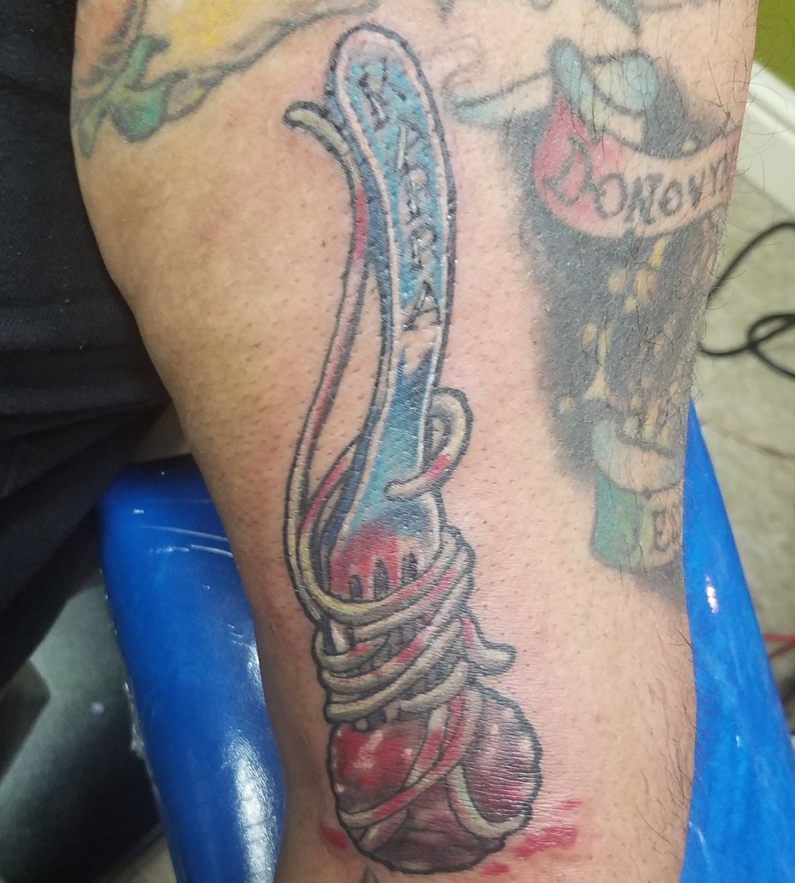 Tattoo by @ozdillinger — american_traditional