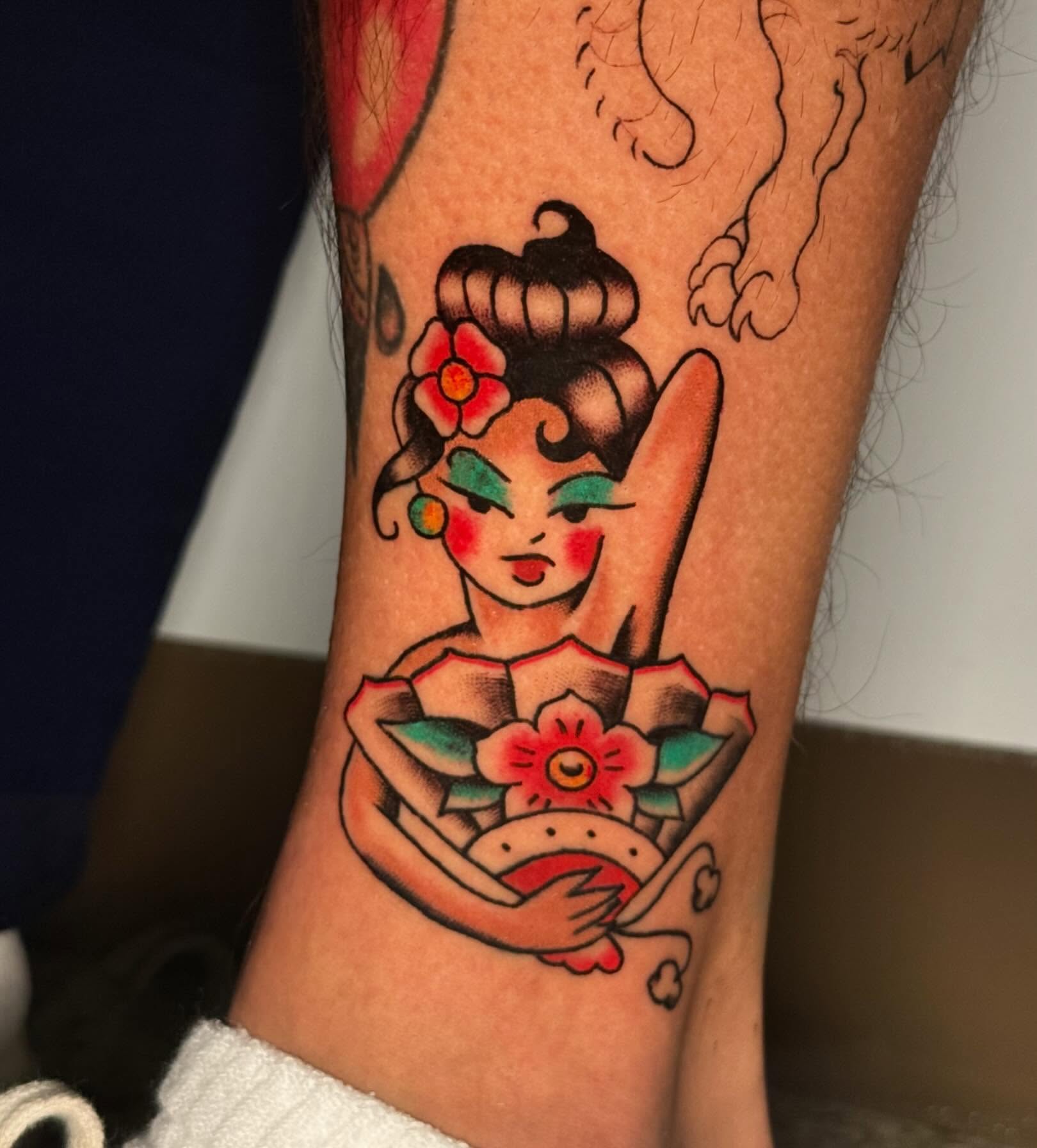 Floral girl American traditional tattoo on the forearm by ★ eliza rodriguez🇲🇽 ★