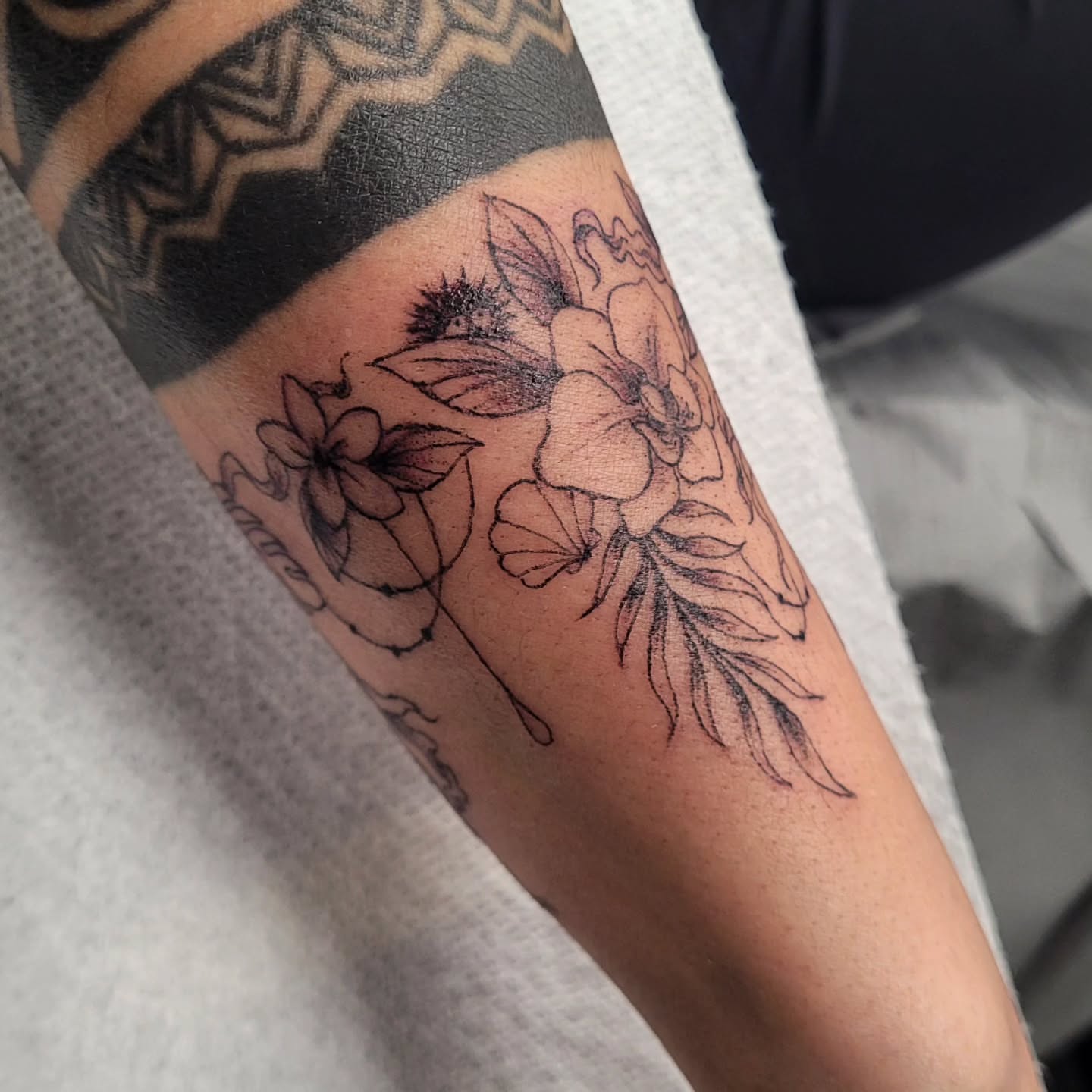 Tattoo by @lariendragon — black_and_grey