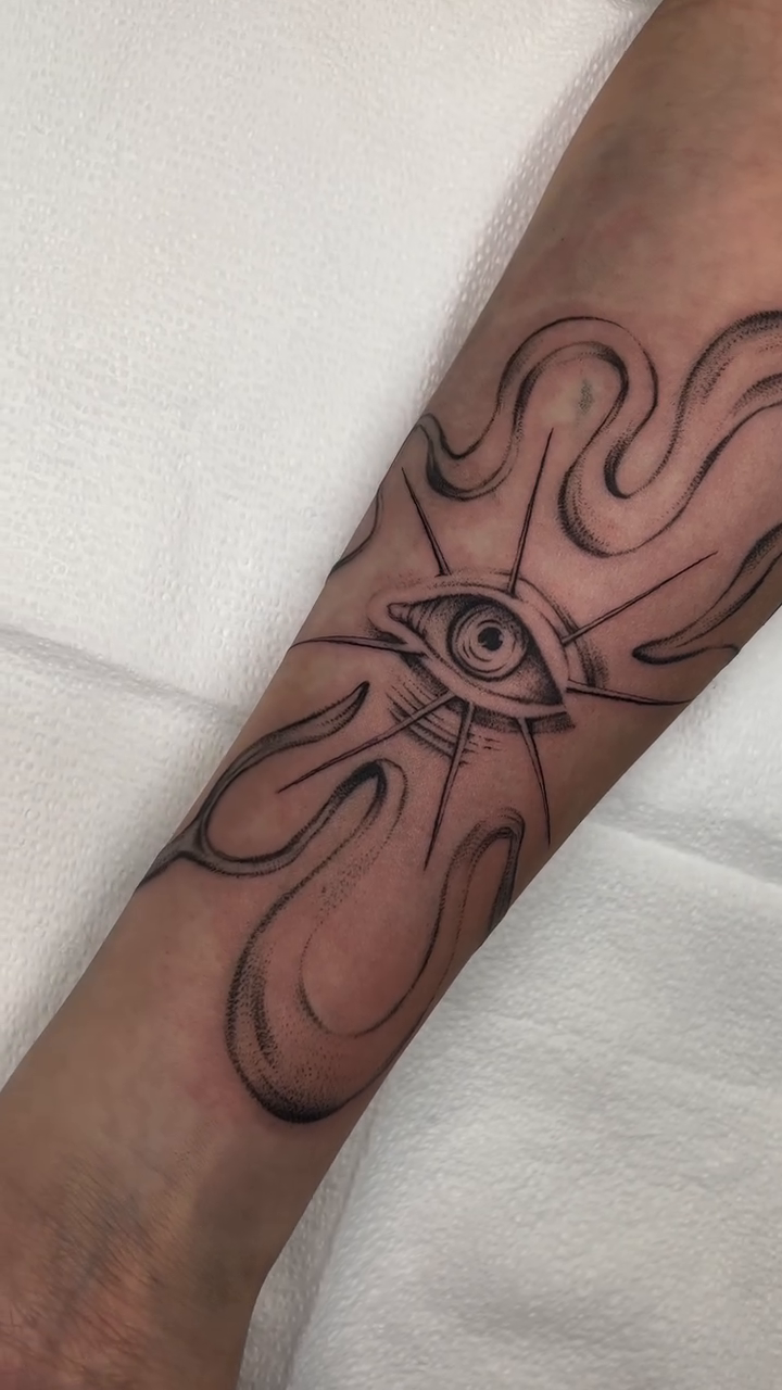 Tattoo by @vadiktt — black_and_grey, fine_line