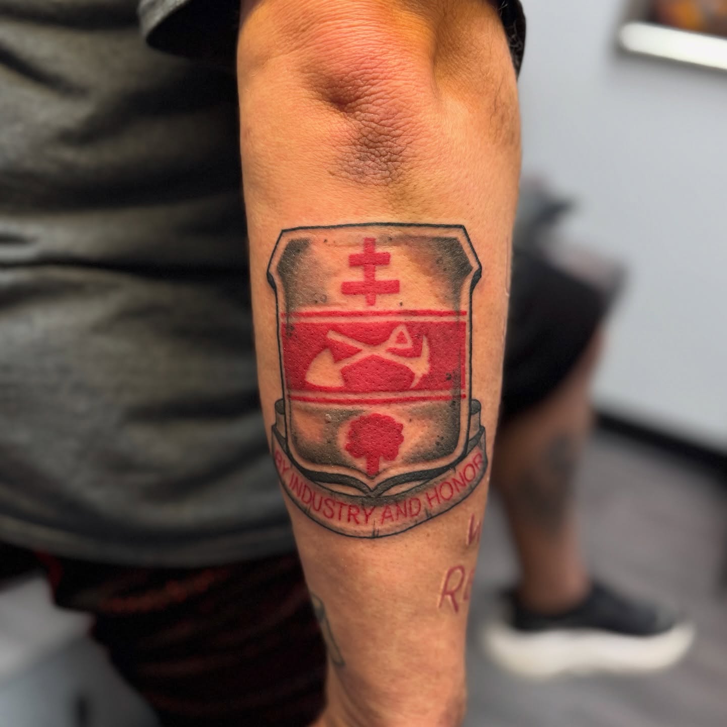 Tattoo by @vanisorr — american_traditional