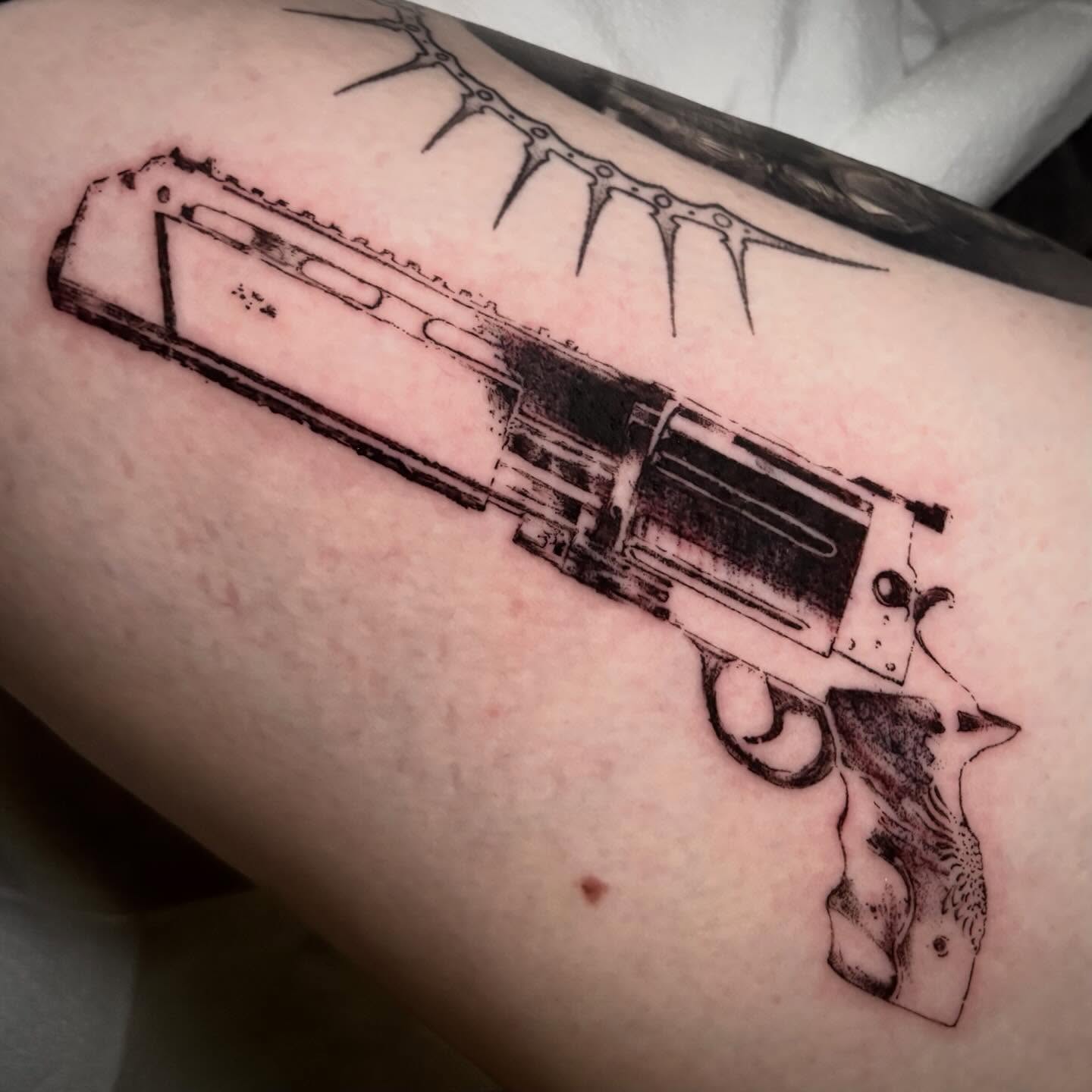 Tattoo by @unknownliquids — black_and_grey