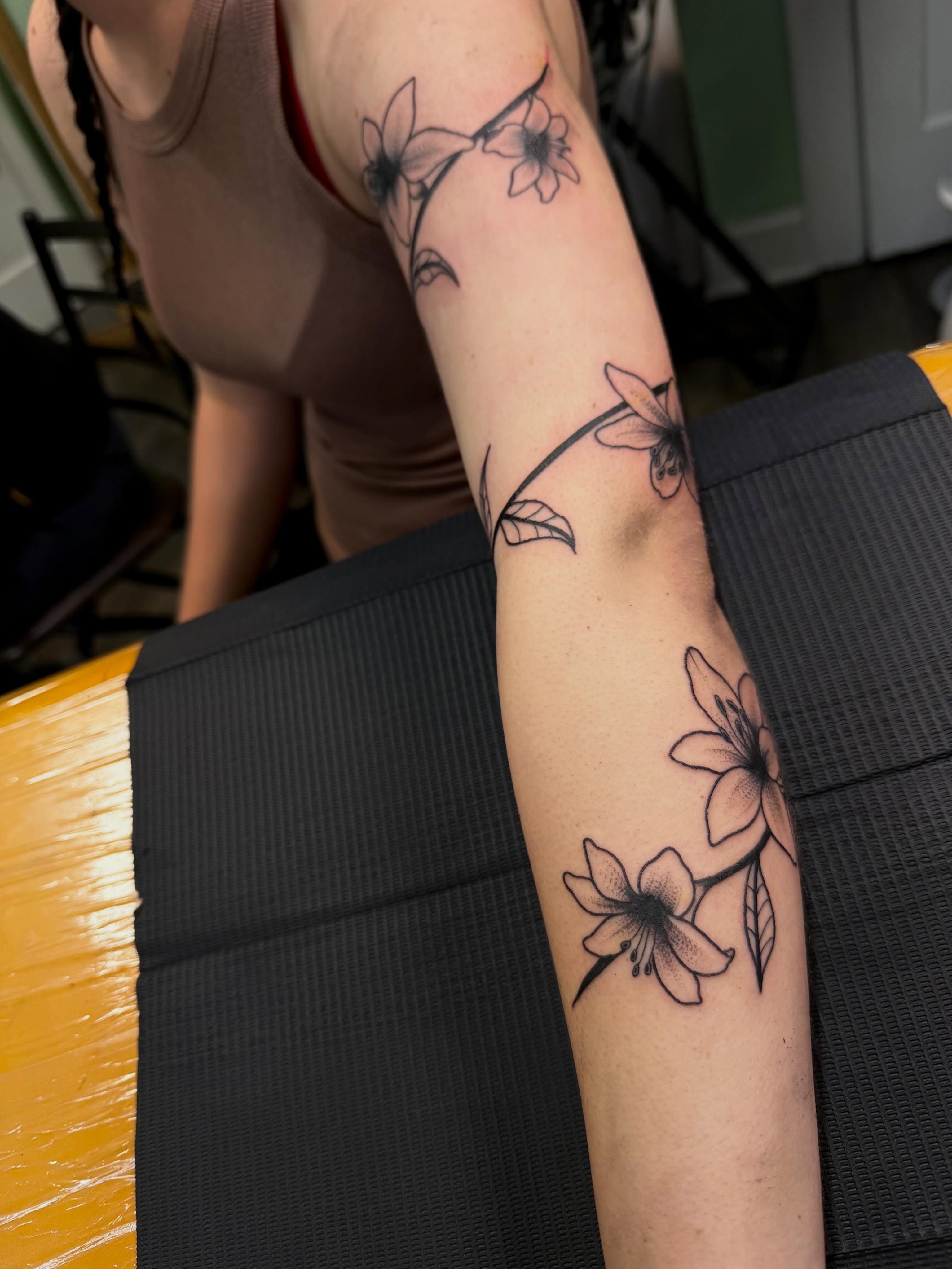 Tattoo by @electricladyink — black_and_grey