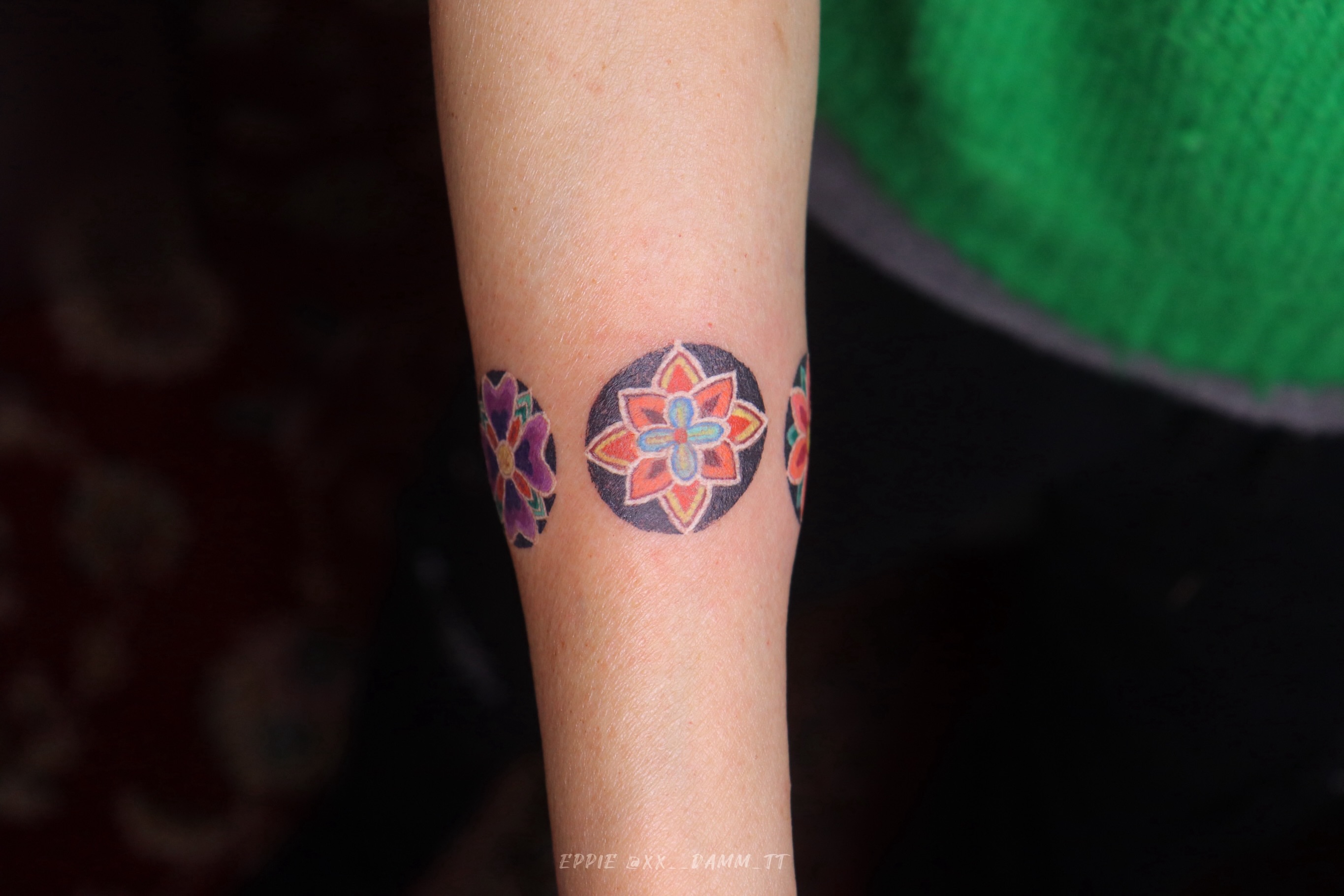 Tattoo by @xx__damm_tt โ geometric