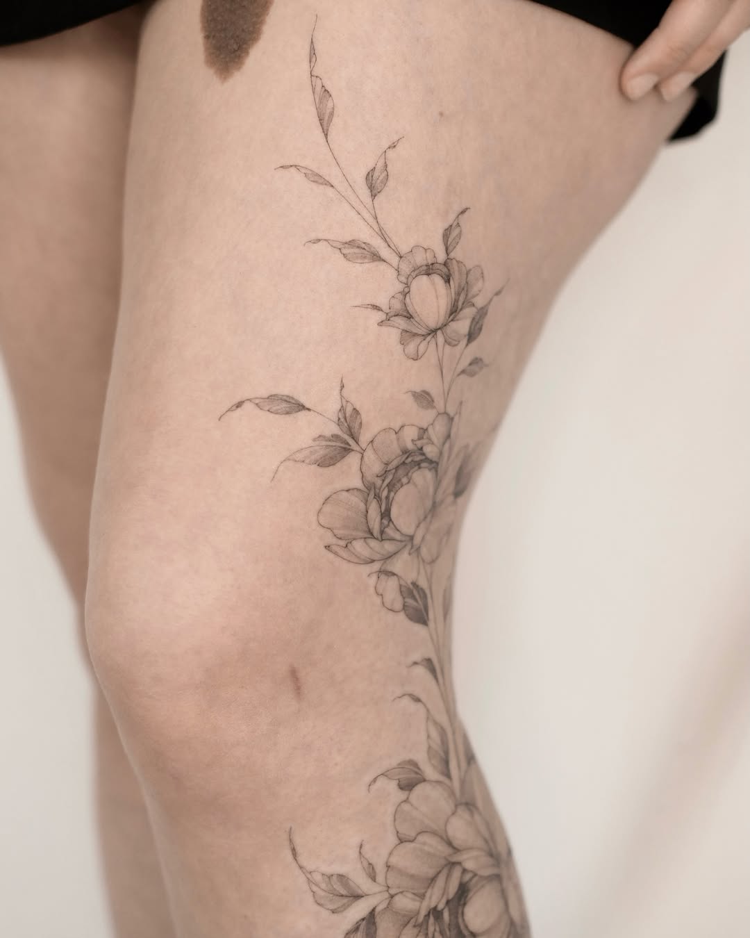 Tattoo by @meutattoo — black_and_grey