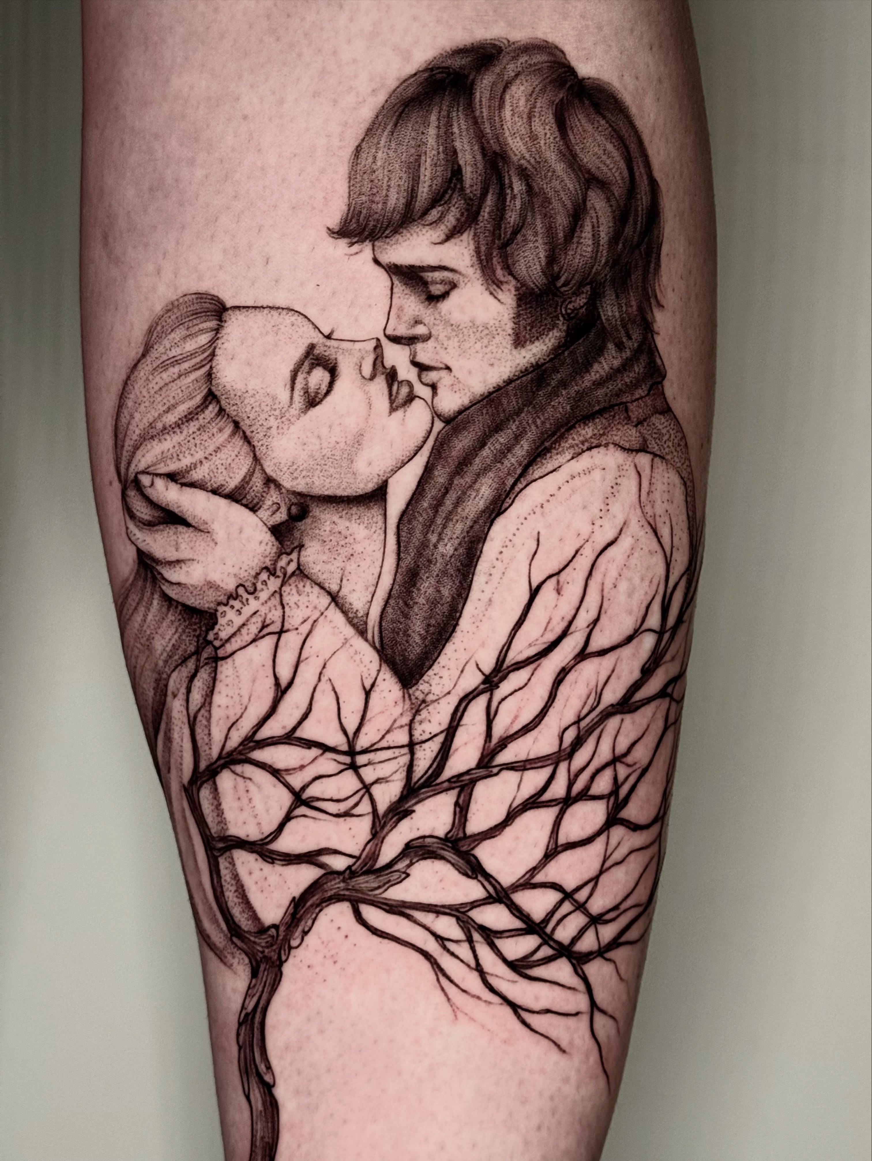 Couple kissing dotwork tattoo on the forearm by ℳ𝒾𝓇𝓉𝒽𝒶 𝒯ℴ𝓇𝓇ℯ𝓈, San Diego, California