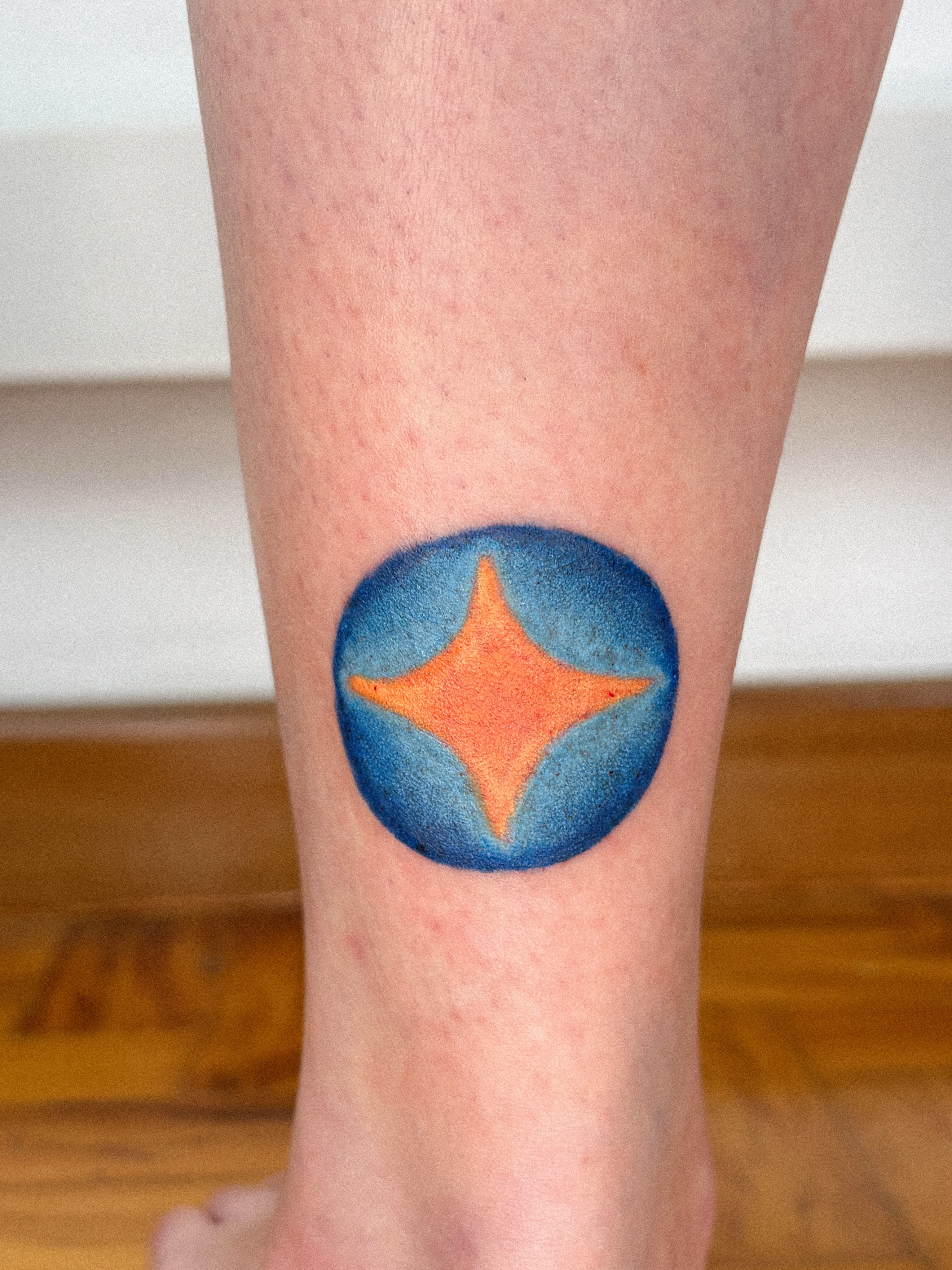 Tattoo by @juliatatua — geometric