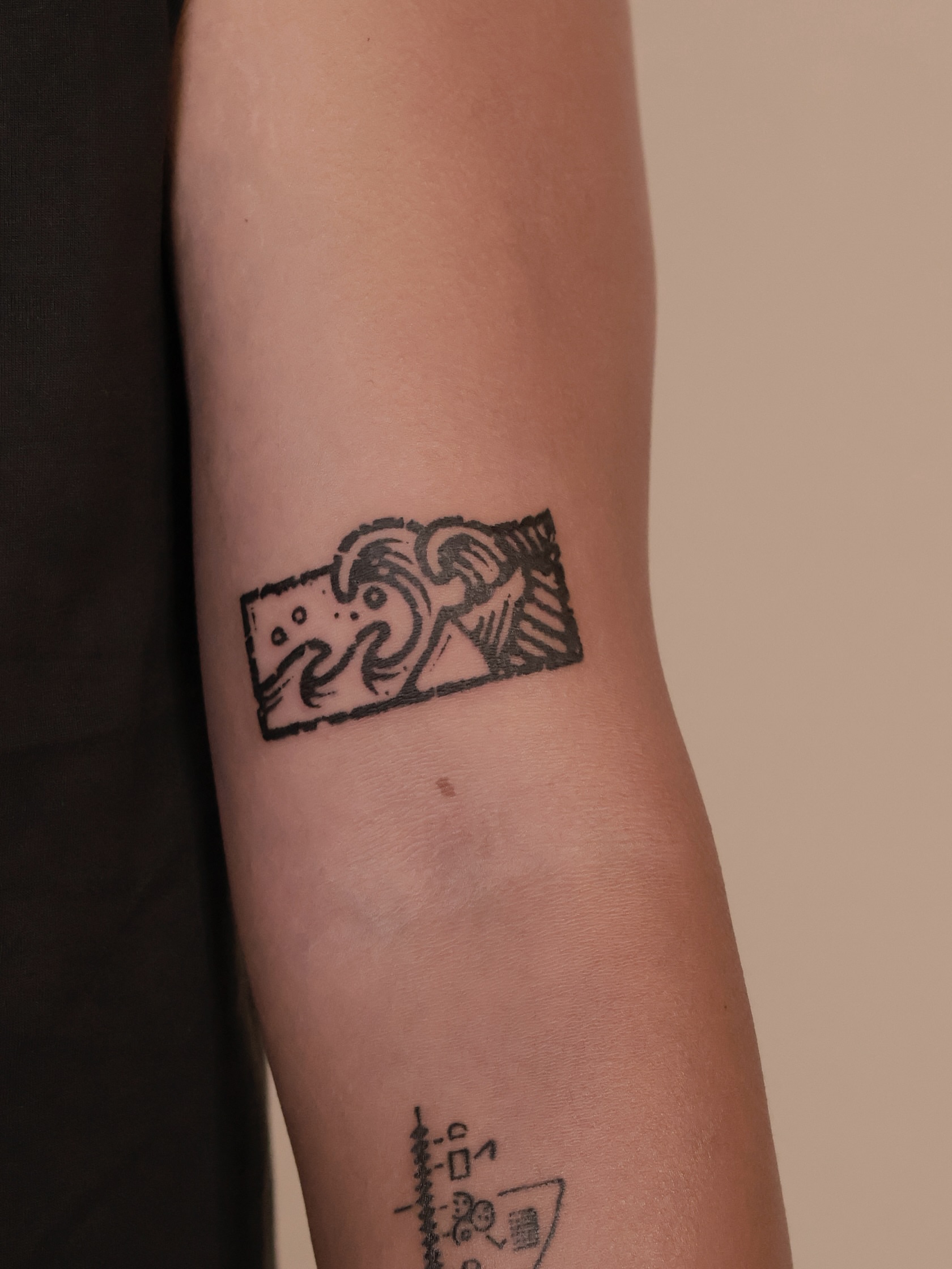 Tattoo by @momotattoo0906 — black_and_grey