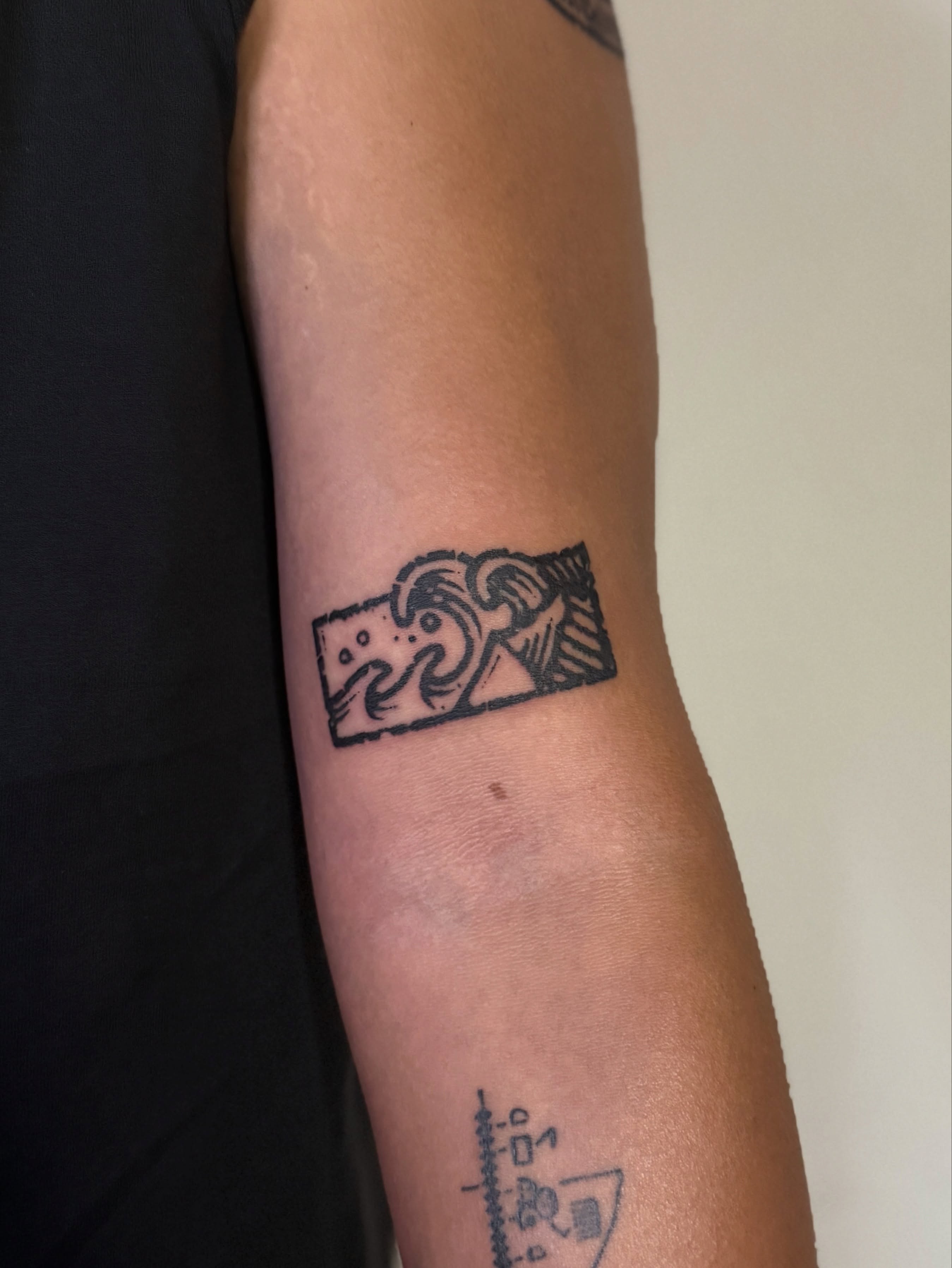 Tattoo by @momotattoo0906 — black_and_grey