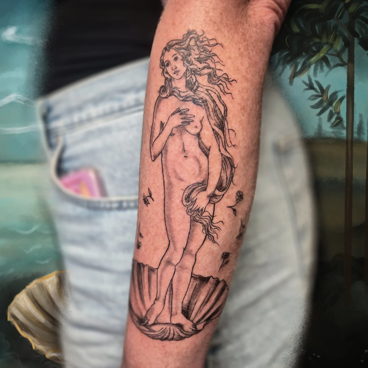 Birth of venus black and grey tattoo on the forearm by π΅ππππ§π»ββοΈβΛκ©ο½‘β