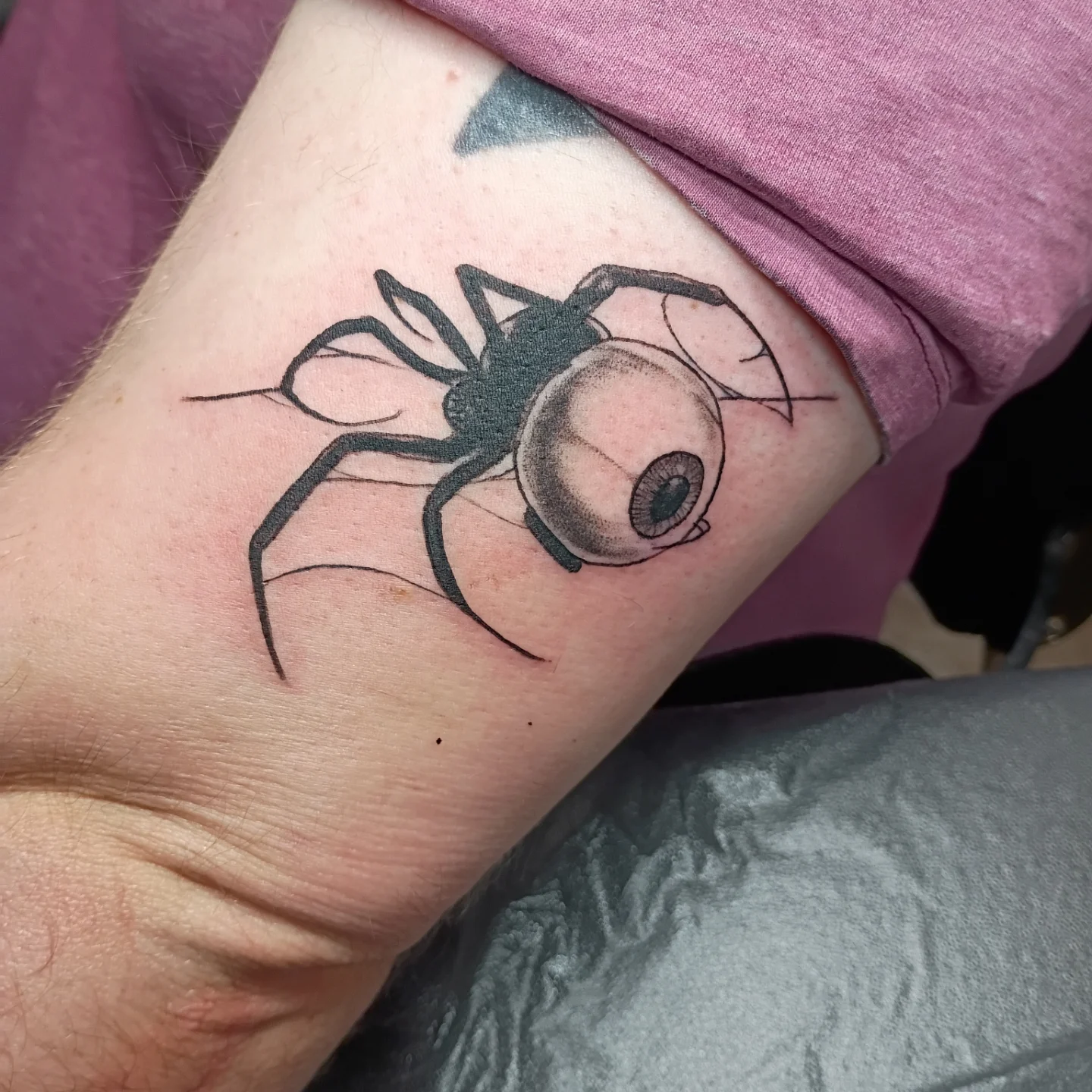 Tattoo by @mamabirdstattoos.piercings — black_and_grey, geometric