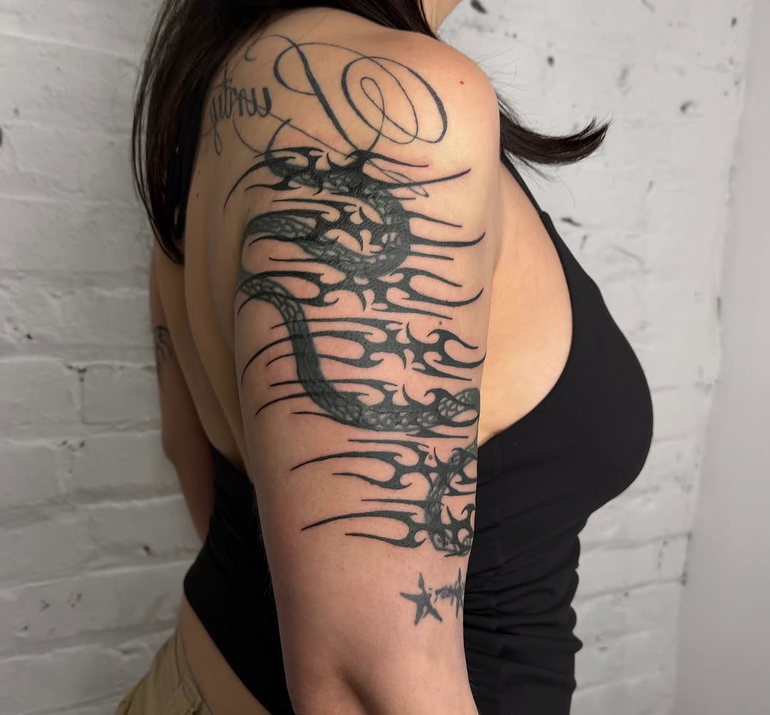 Tattoo by @kathrills — black_and_grey