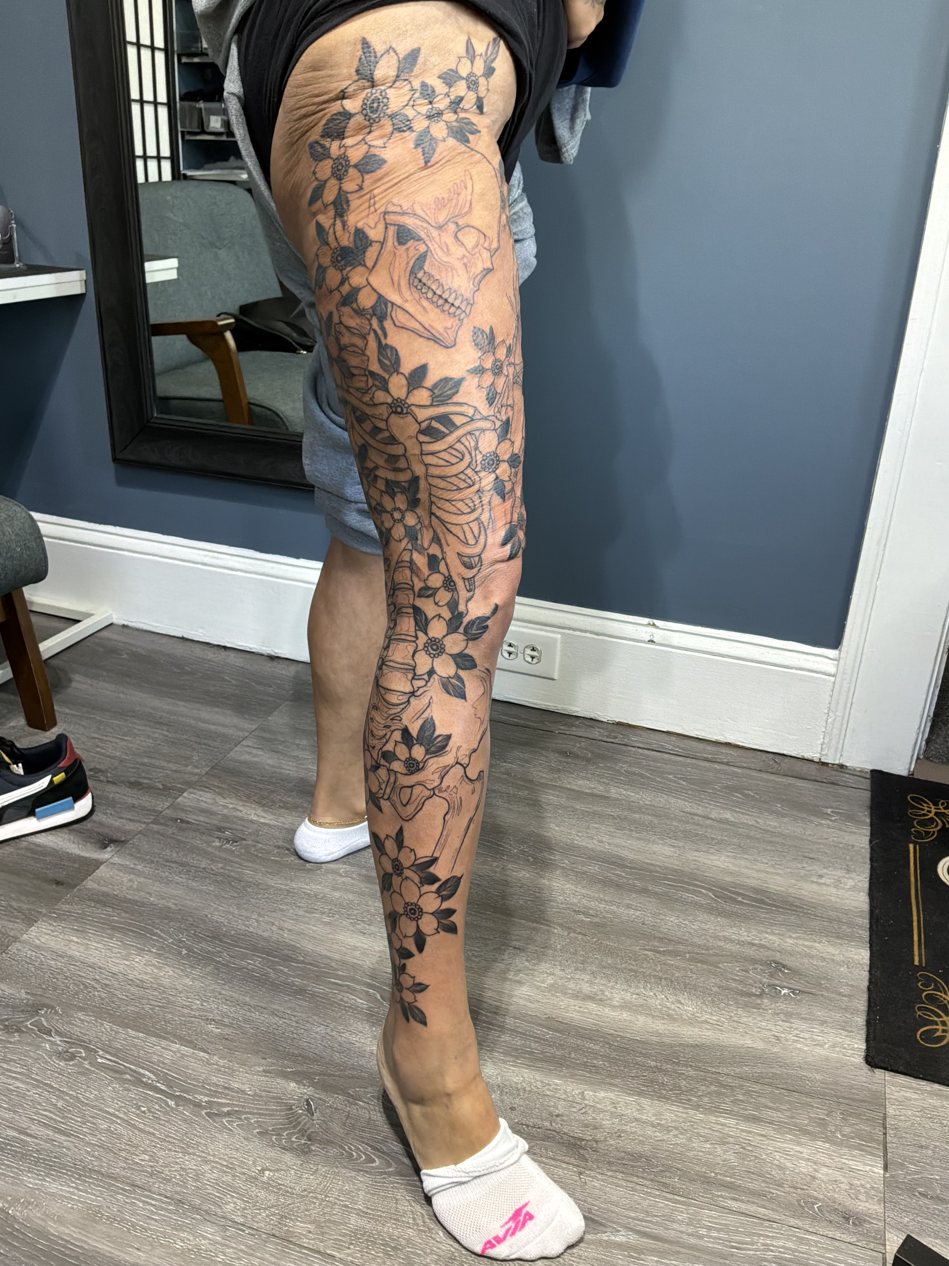Tattoo by @gordochilitotattoos — black_and_grey