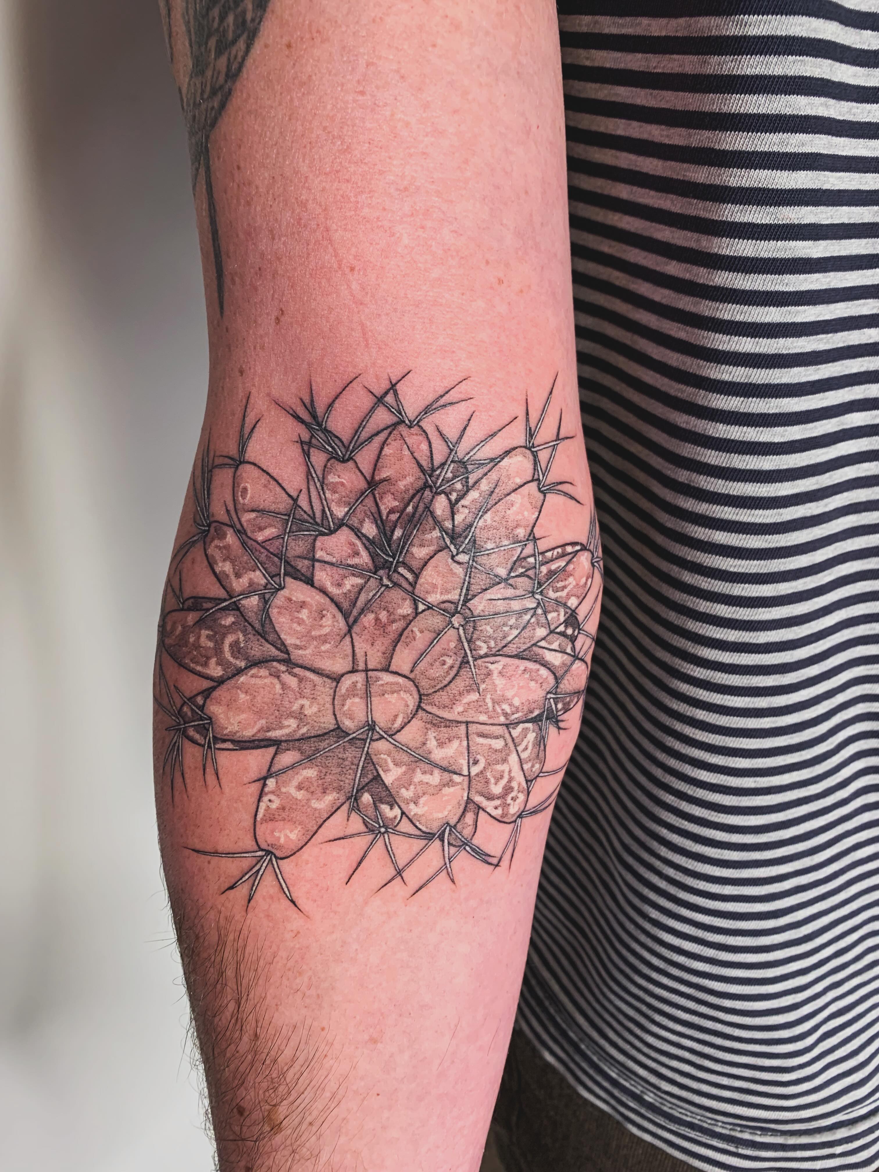 Tattoo by @peripeteiah — black_and_grey