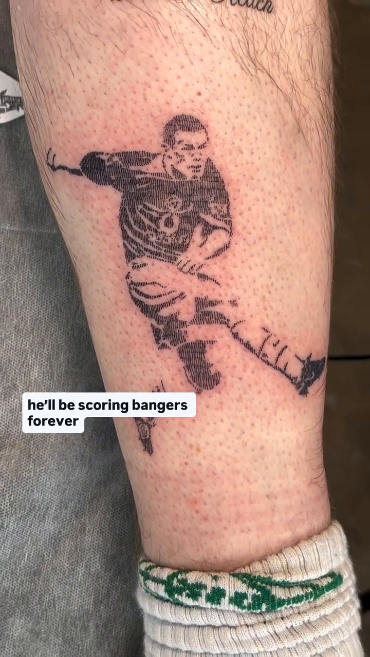 Hockey player realism tattoo on the leg by Gap⋆head