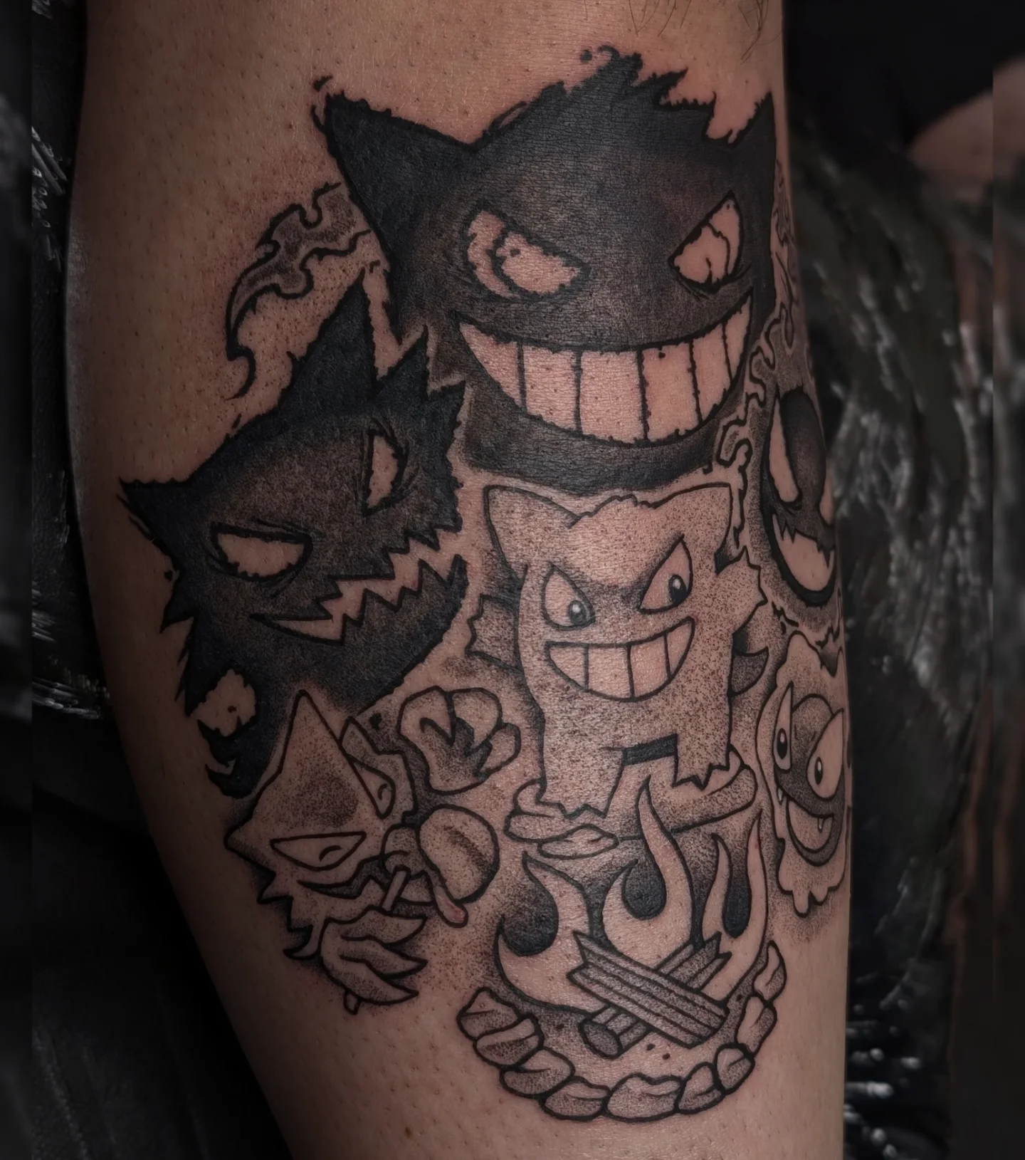Gengar evolution black and grey tattoo on the thigh by ⓢⓐⓜ ✧*。