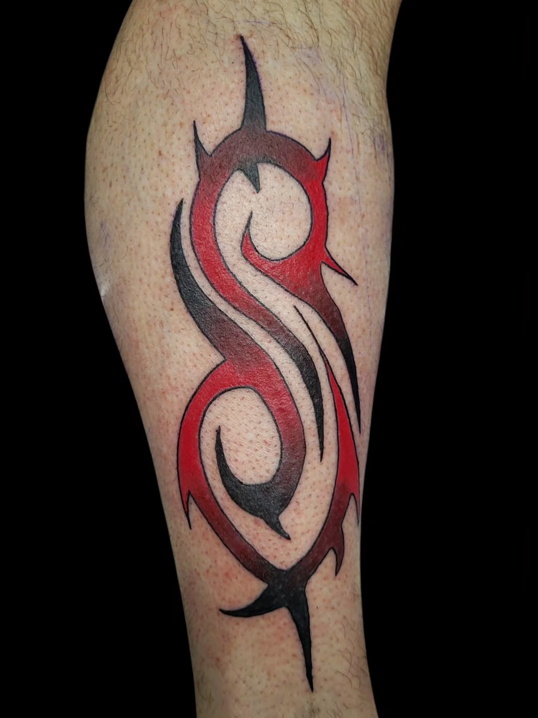 Tattoo by @nadeskatattoos — tribal