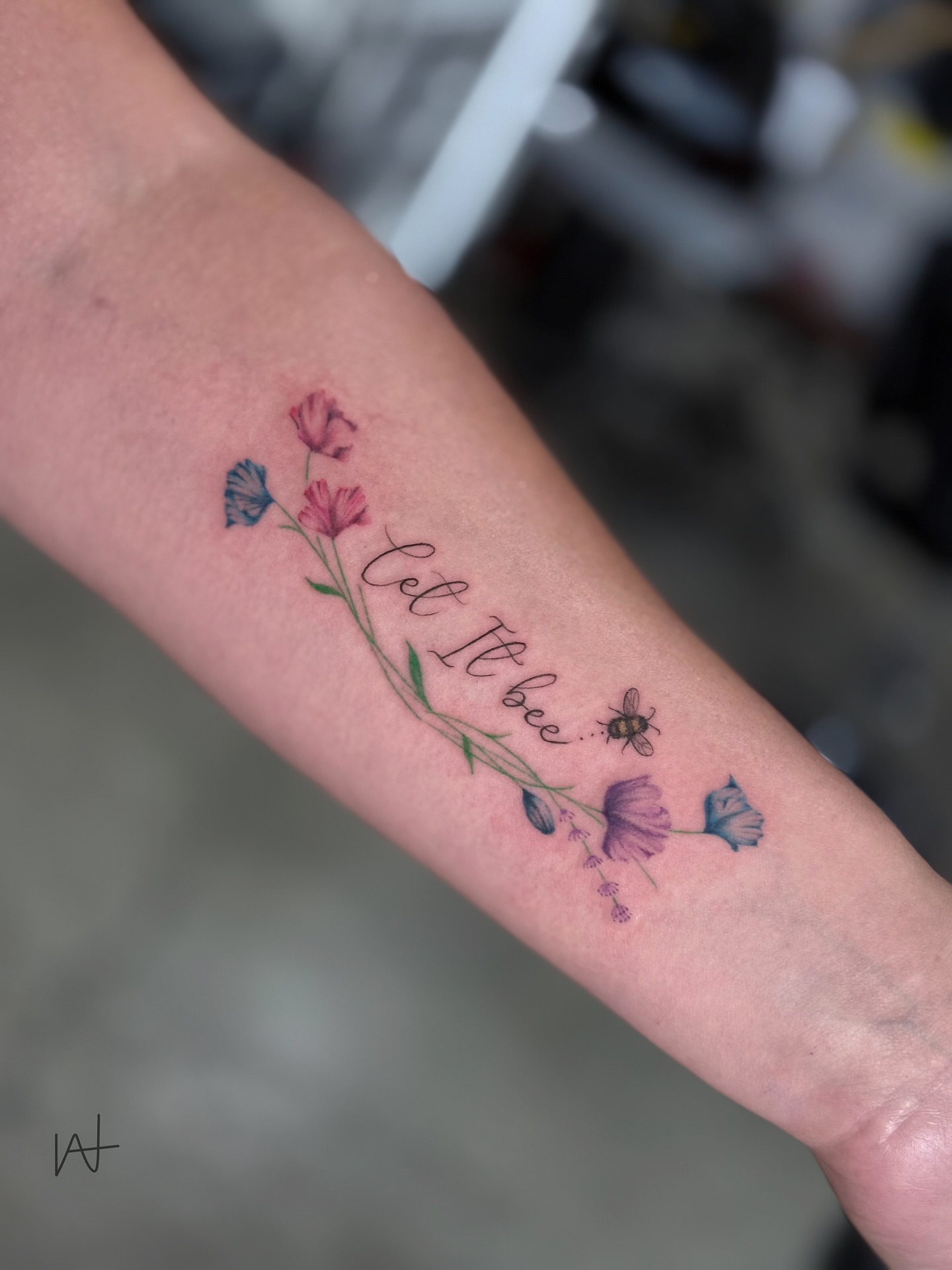 Let it bee watercolor tattoo on the forearm by Kat Parmu