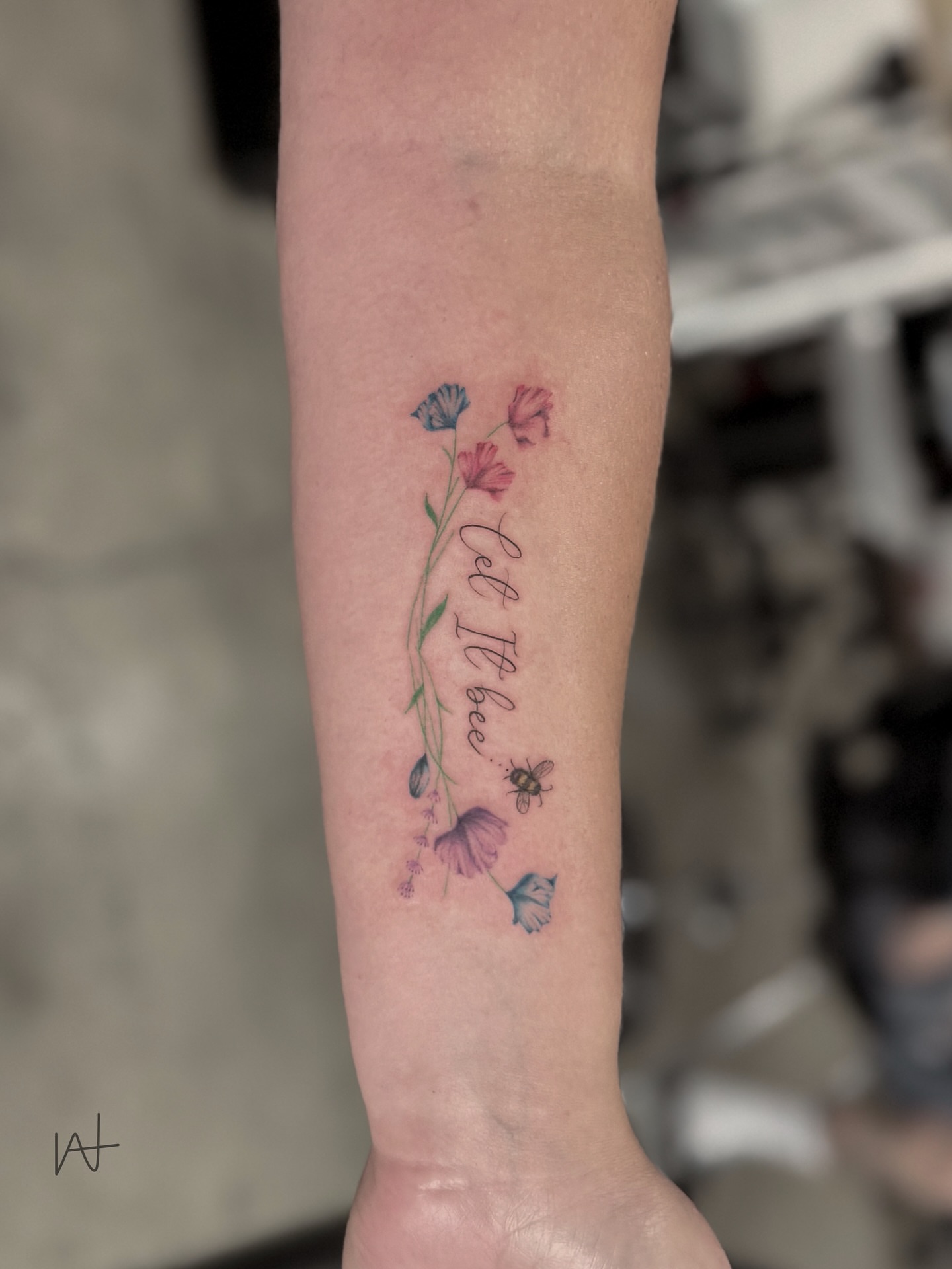 Let it bee watercolor tattoo on the forearm by Kat Parmu