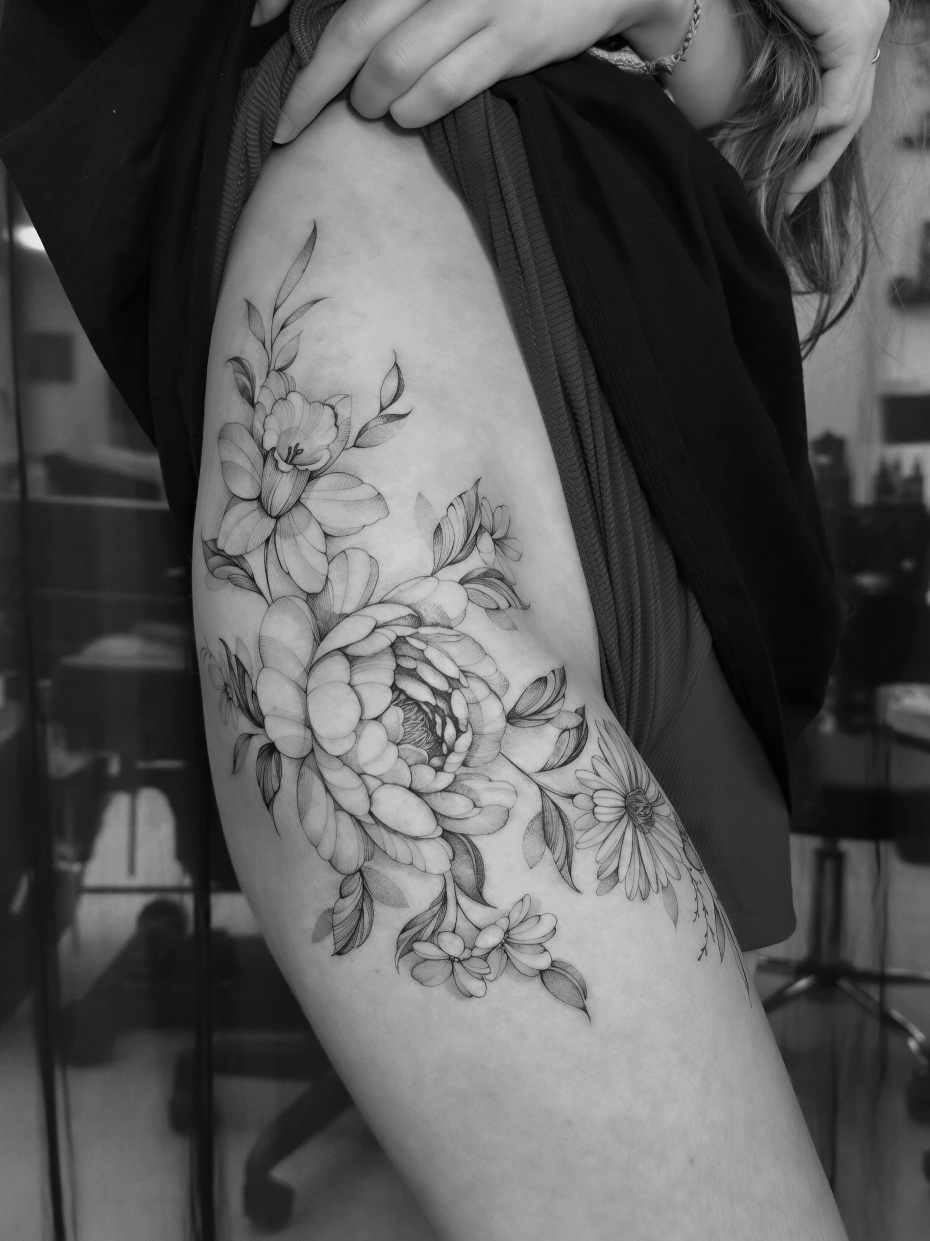 Tattoo by @allisson.lestudion20 — black_and_grey, realism