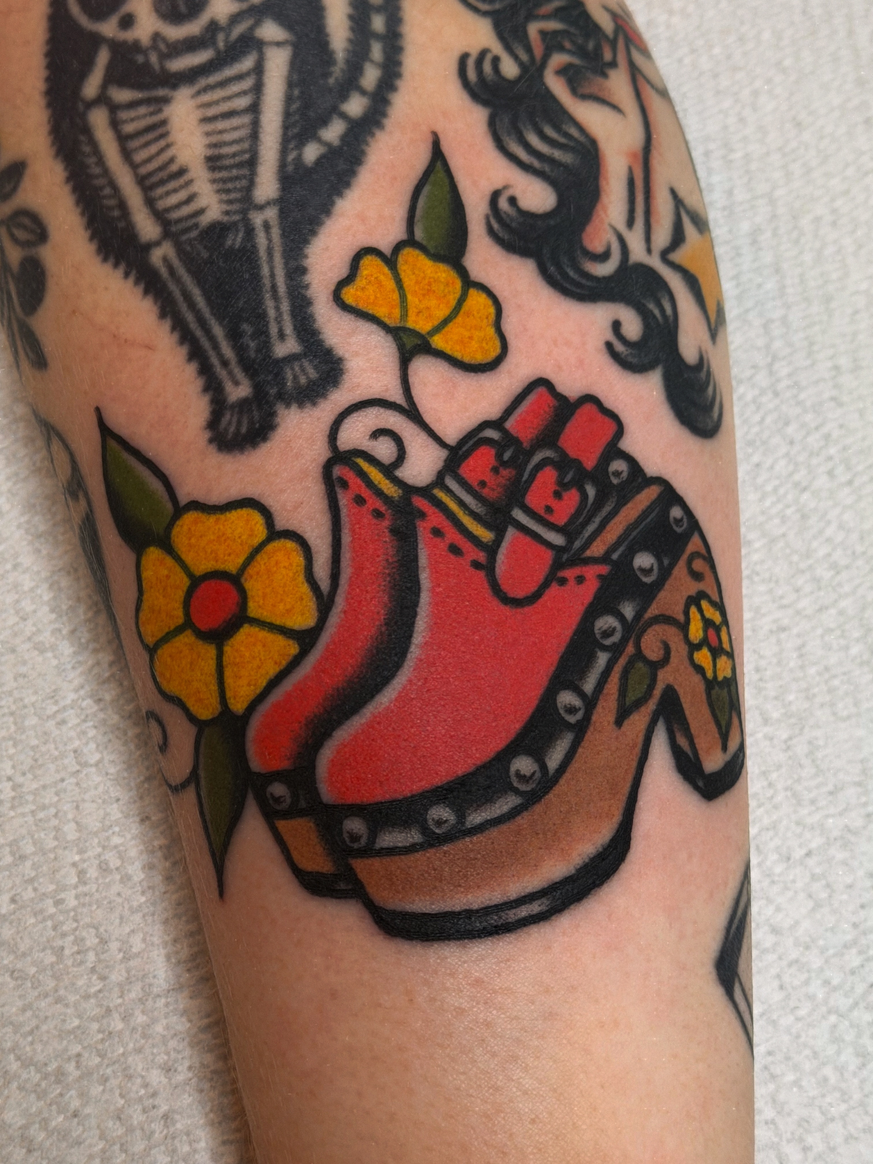 Tattoo by @lindseebeetattoo — american_traditional