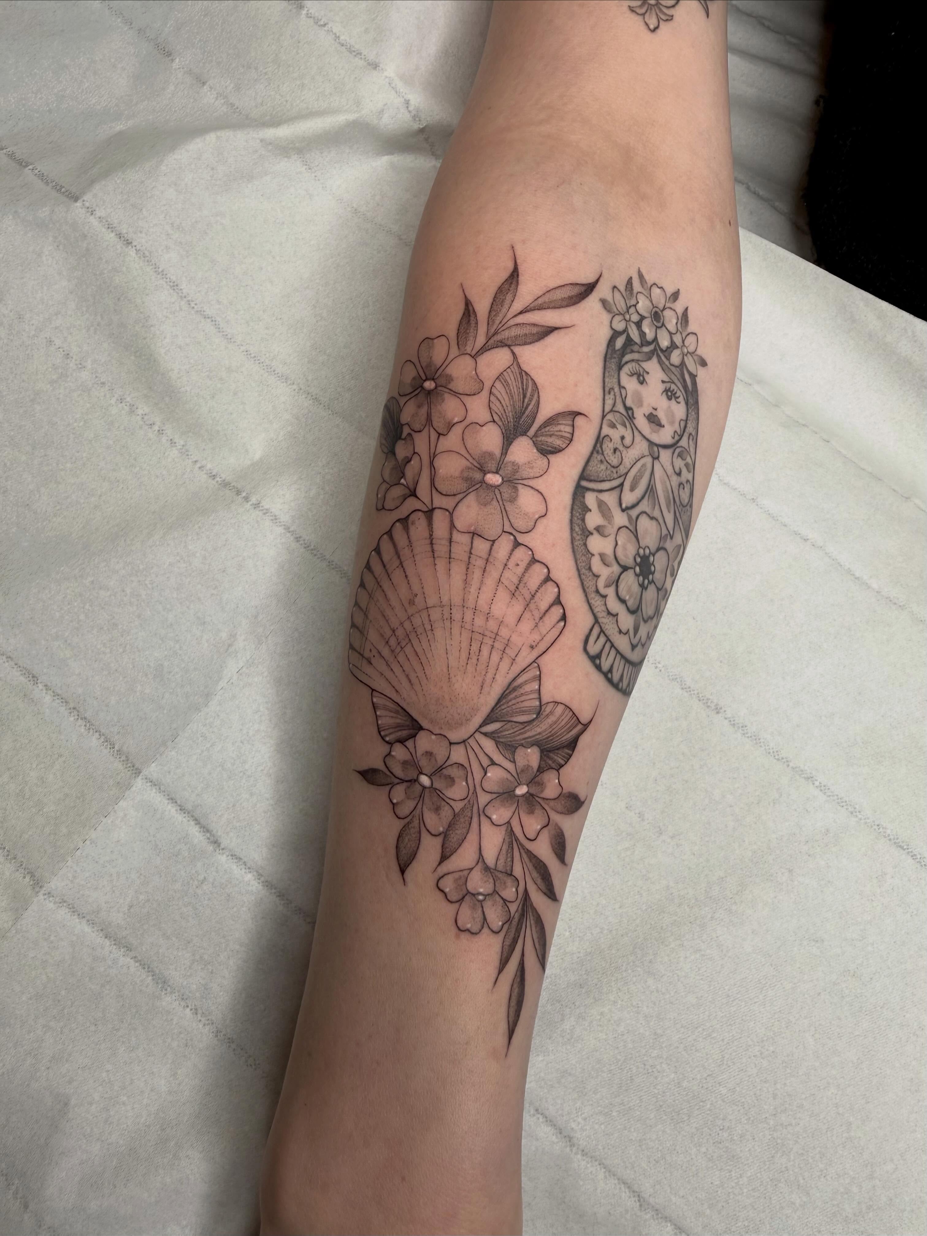 Tattoo by @emmaloutattooxx — black_and_grey