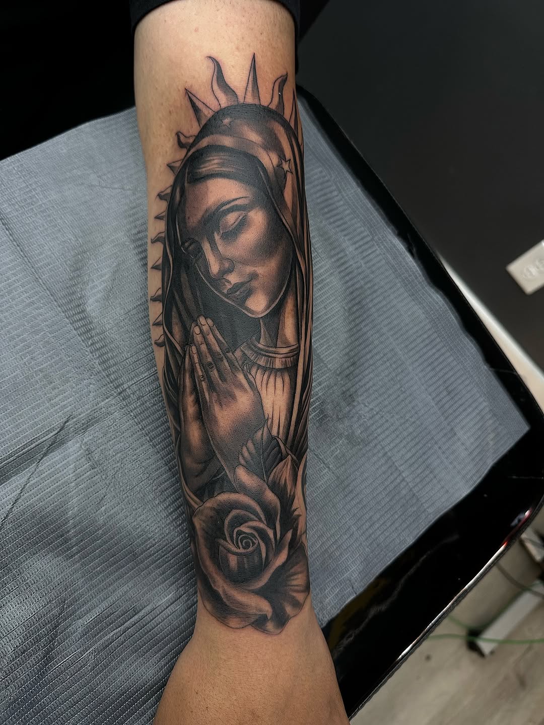 Tattoo by @allbluehundreds — realism, black_and_grey