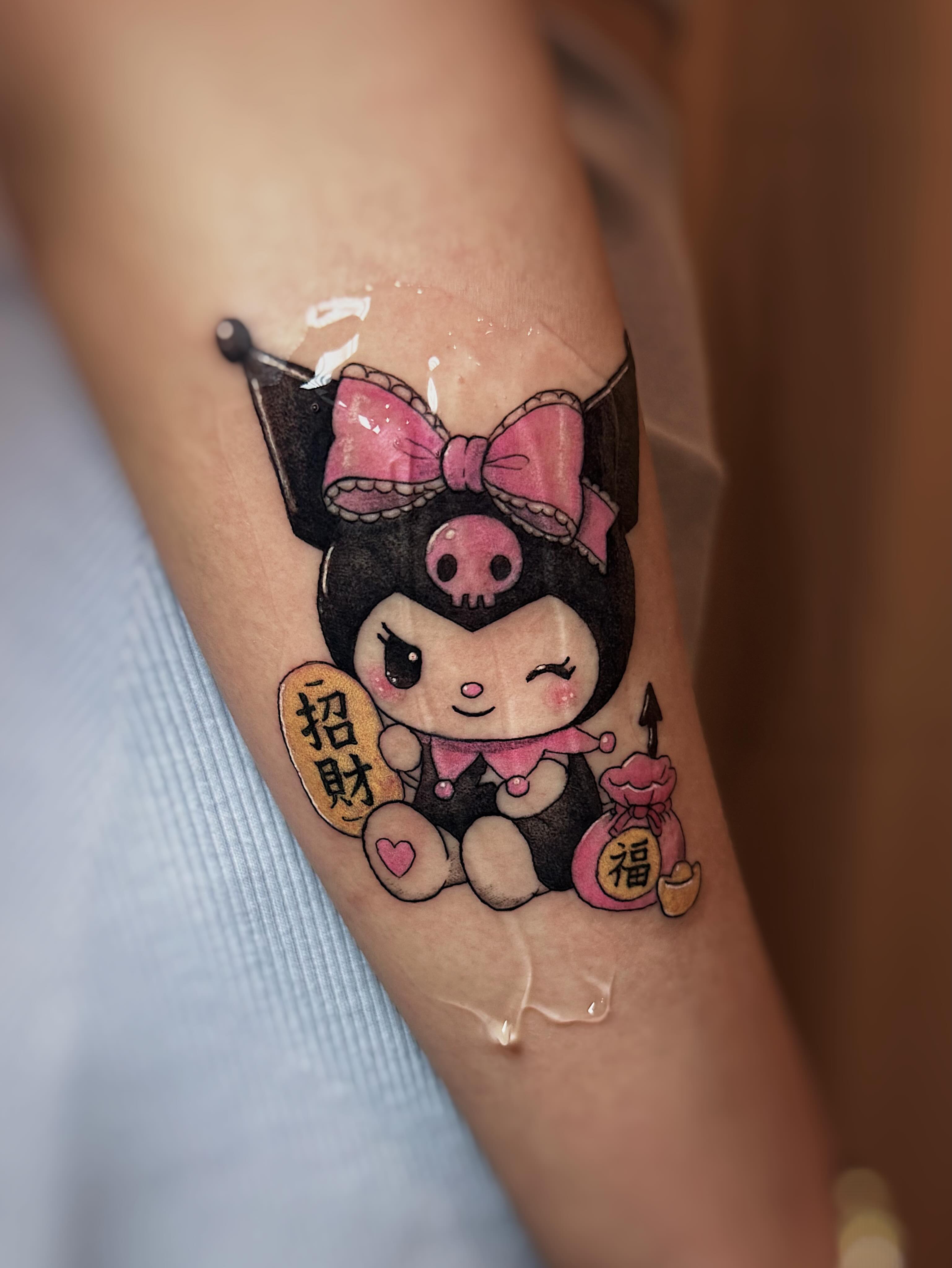 Kawaii piglet new school tattoo on the forearm by 墨匠紋身|新店店, New Taipei City