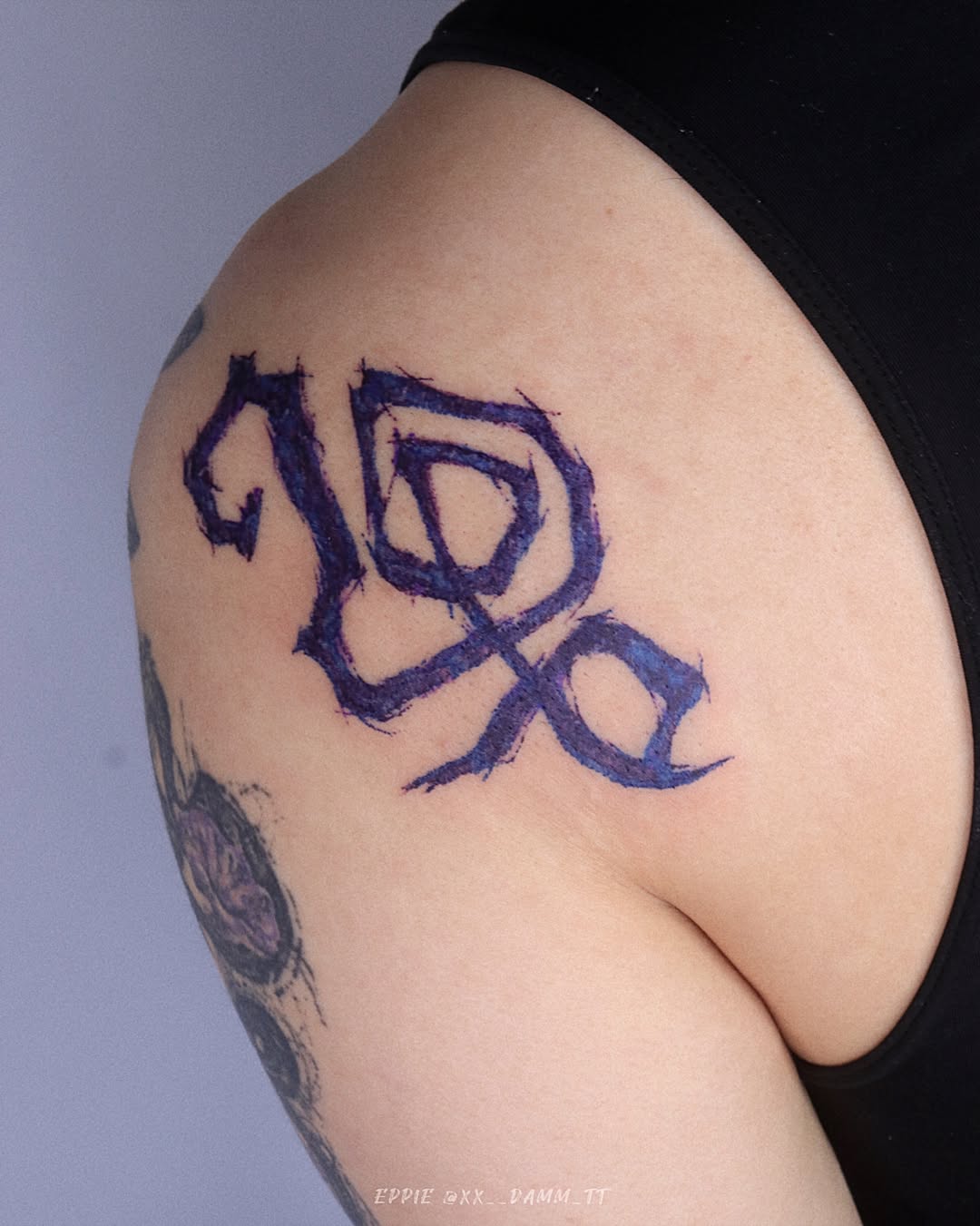 Tattoo by @xx__damm_tt โ dotwork