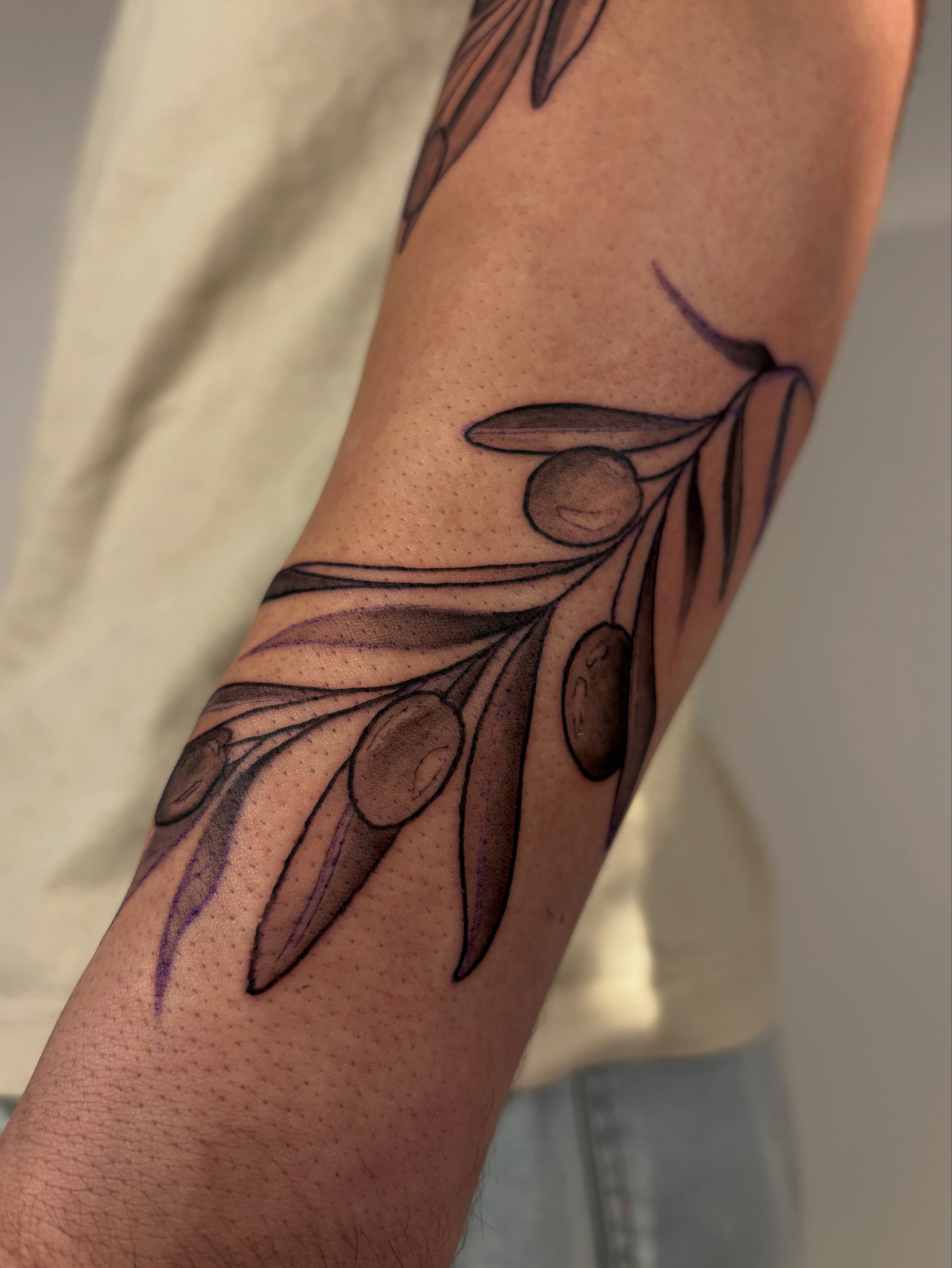 Tattoo by @shortkingtattoo — black_and_grey