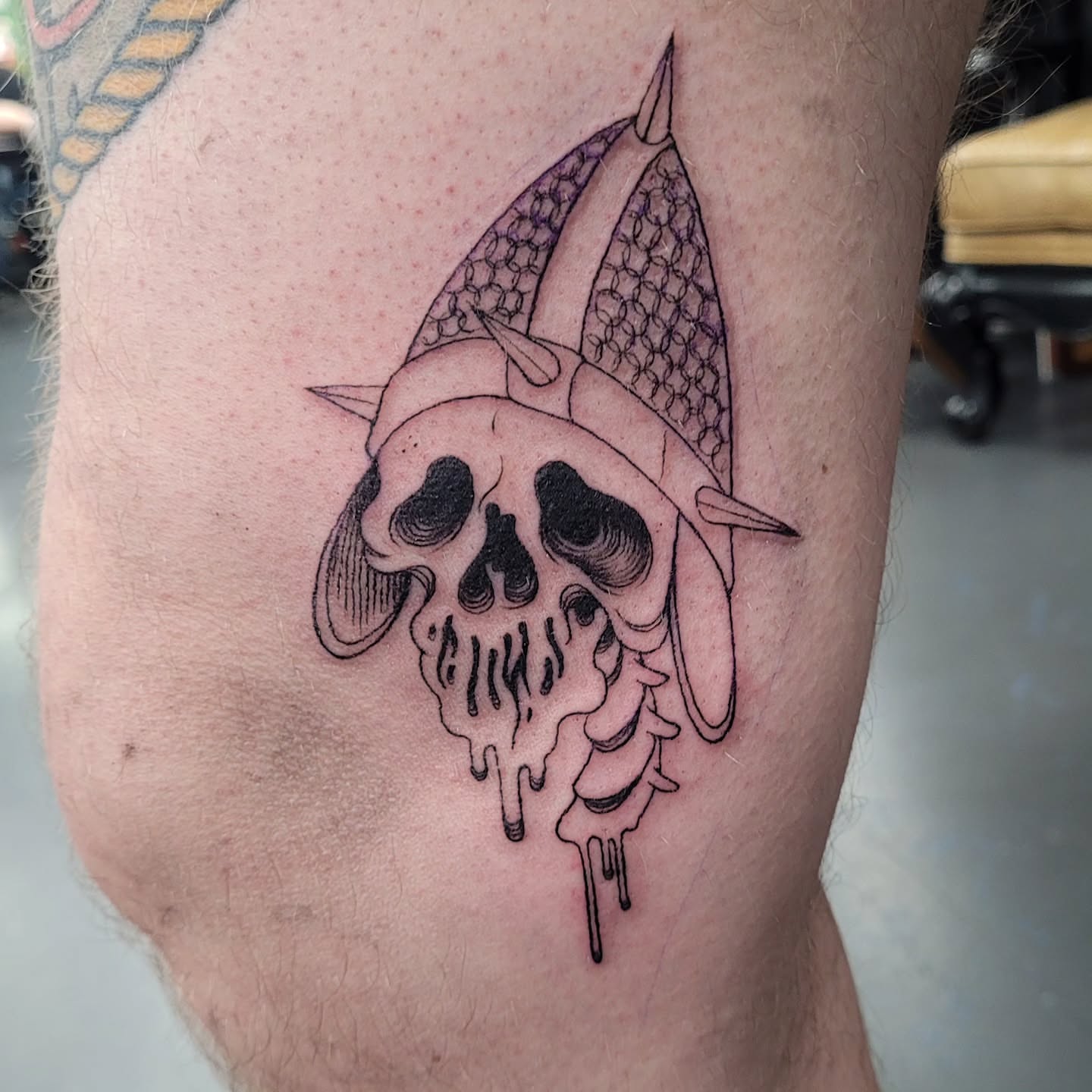 Tattoo by @lariendragon — black_and_grey